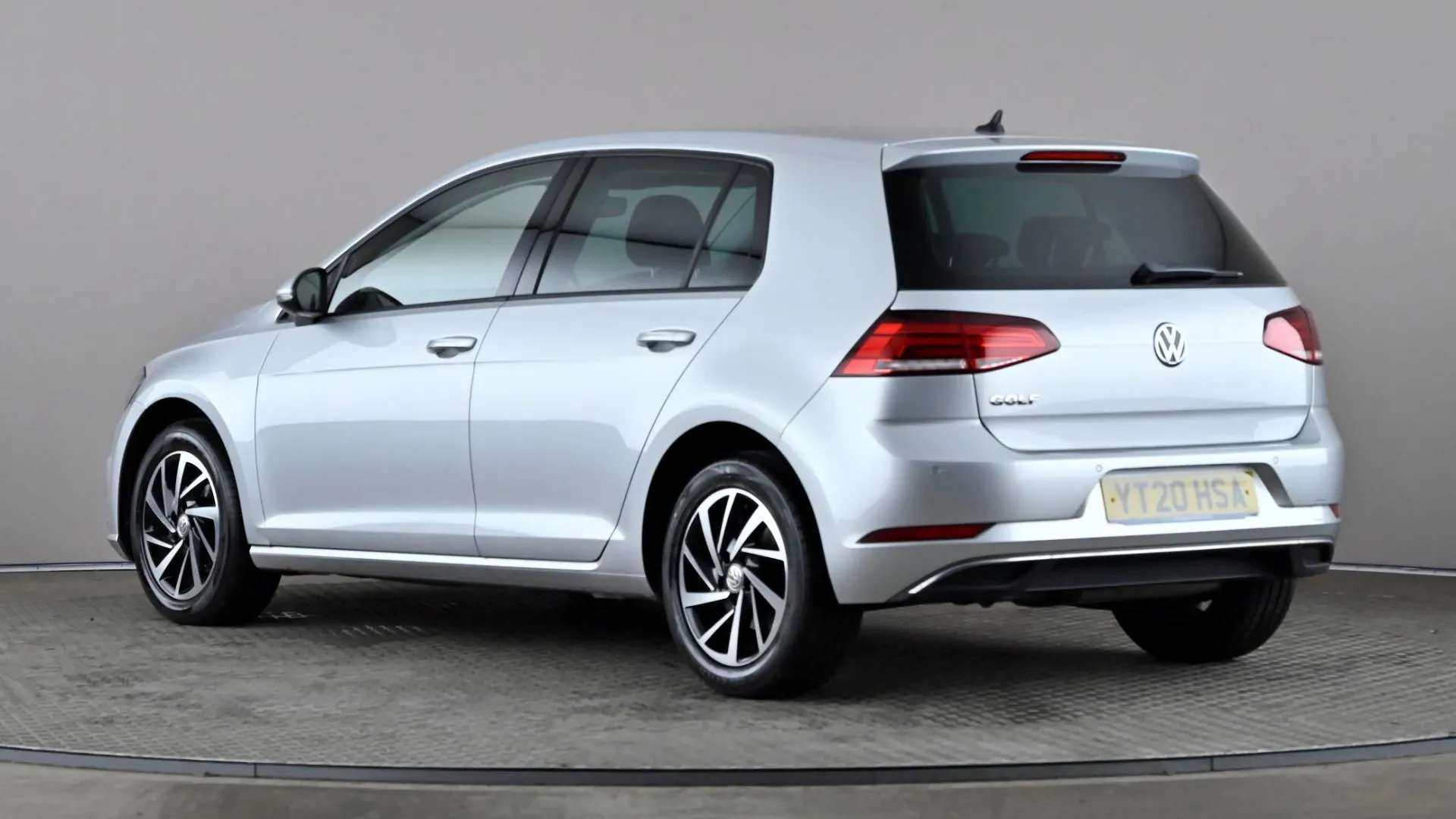 A 2020 VOLKSWAGEN GOLF 1.6 TDI Match A 2020 VOLKSWAGEN GOLF 1.6 TDI Match