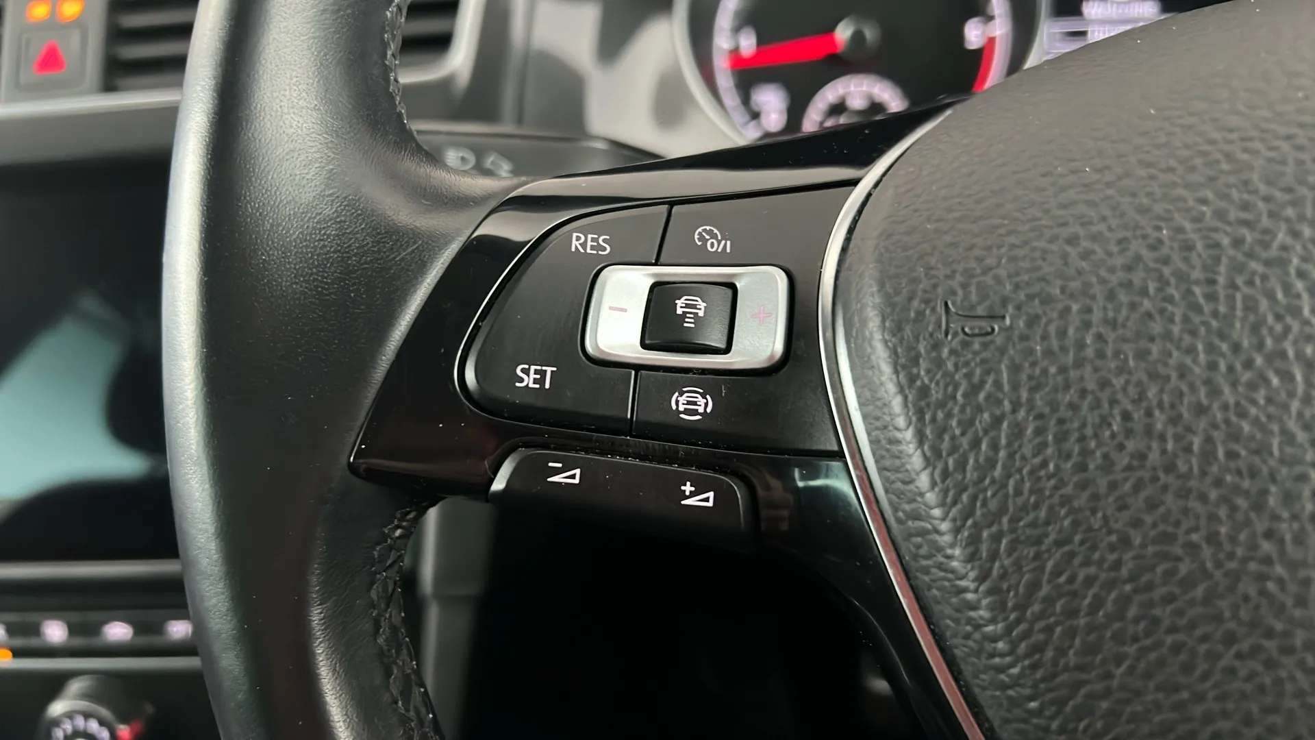 2020 VOLKSWAGEN GOLF 2020 VOLKSWAGEN GOLF