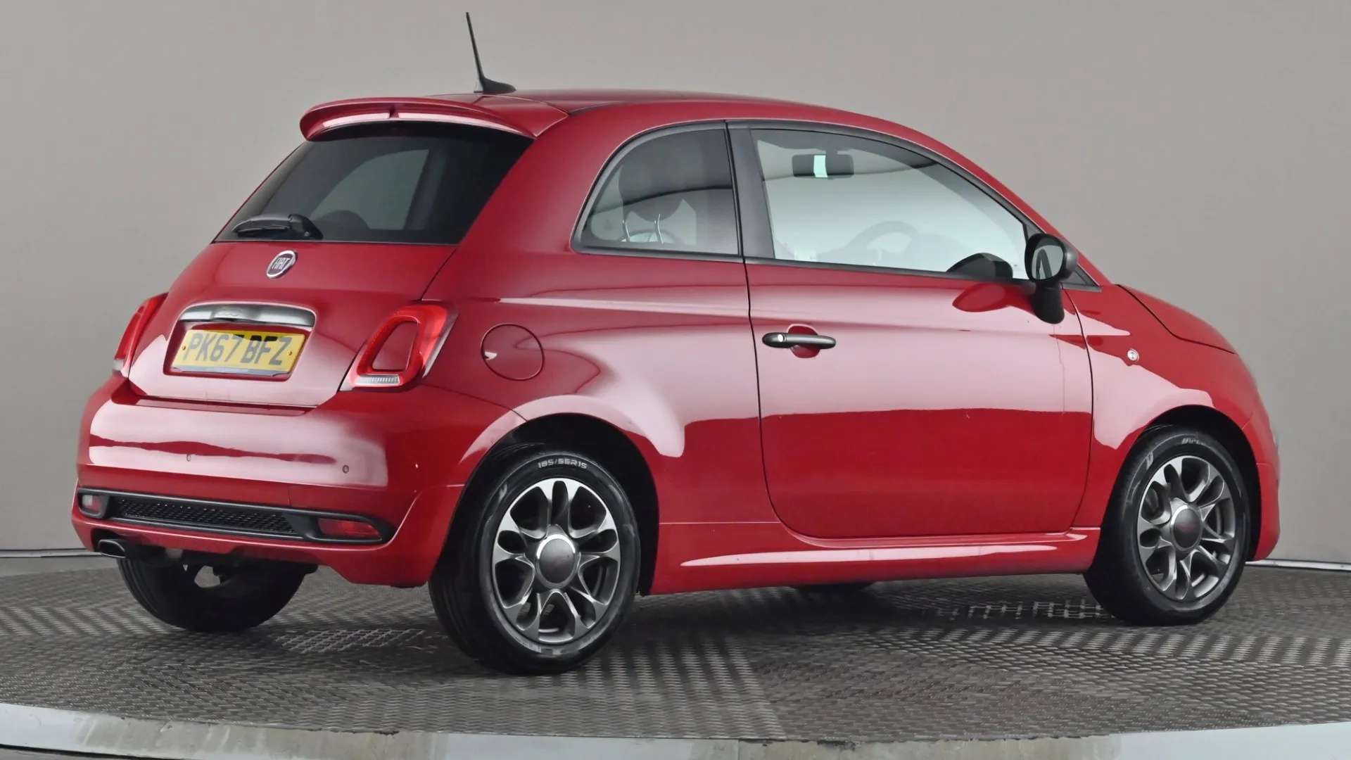 2017 FIAT 500 2017 FIAT 500