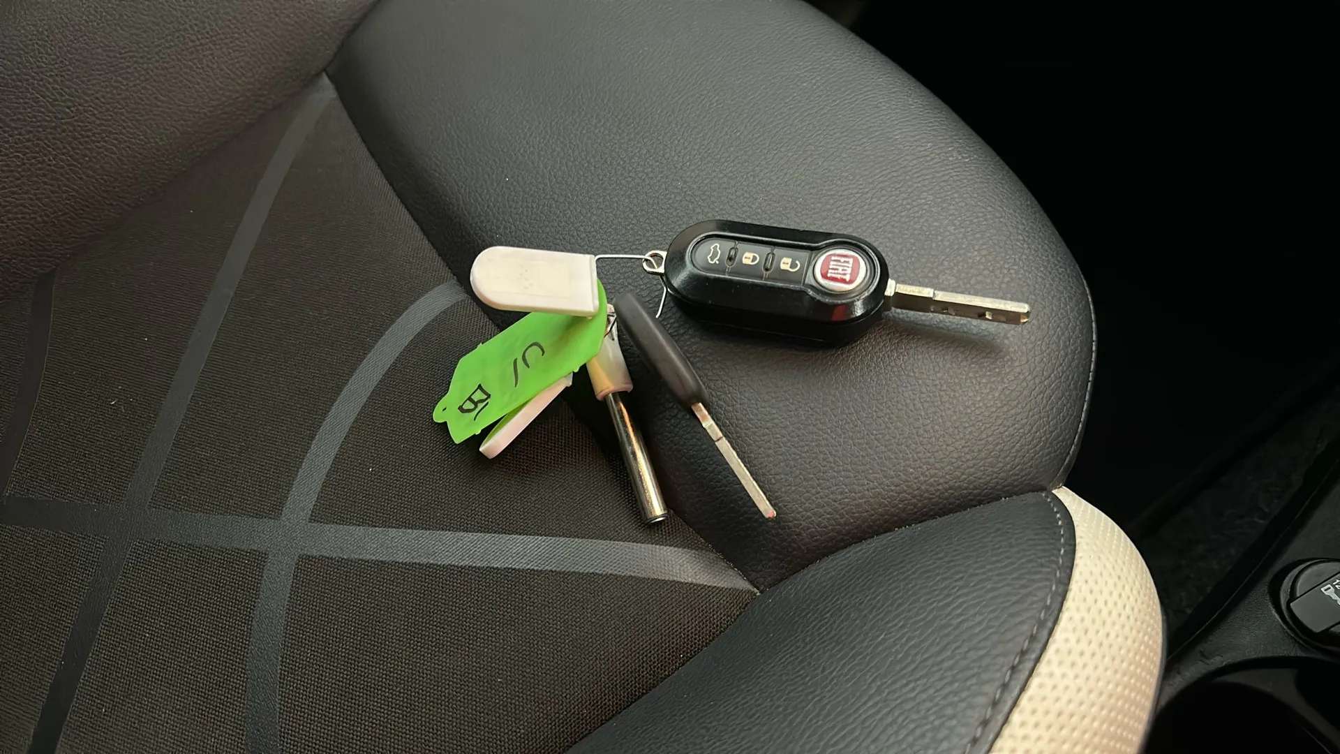 2017 FIAT 500 2017 FIAT 500