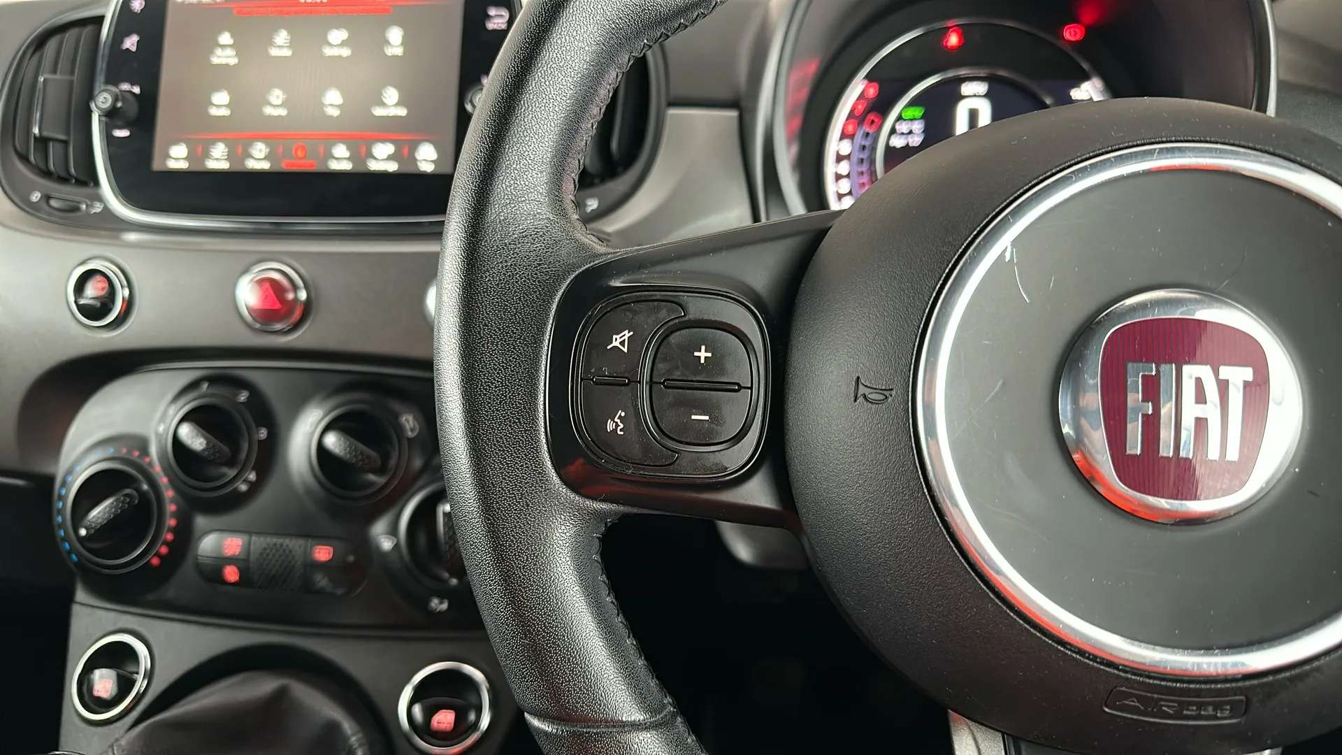 2017 FIAT 500 2017 FIAT 500