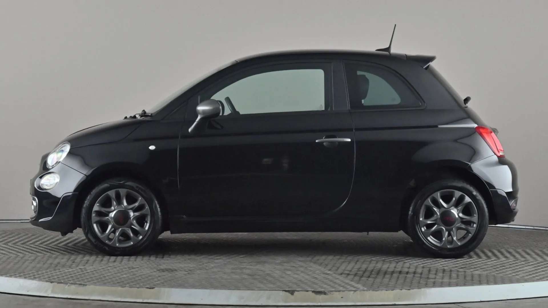 A 2017 FIAT 500 1.2 S A 2017 FIAT 500 1.2 S