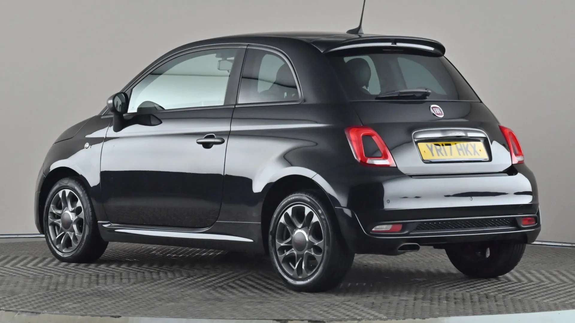 A 2017 FIAT 500 1.2 S A 2017 FIAT 500 1.2 S