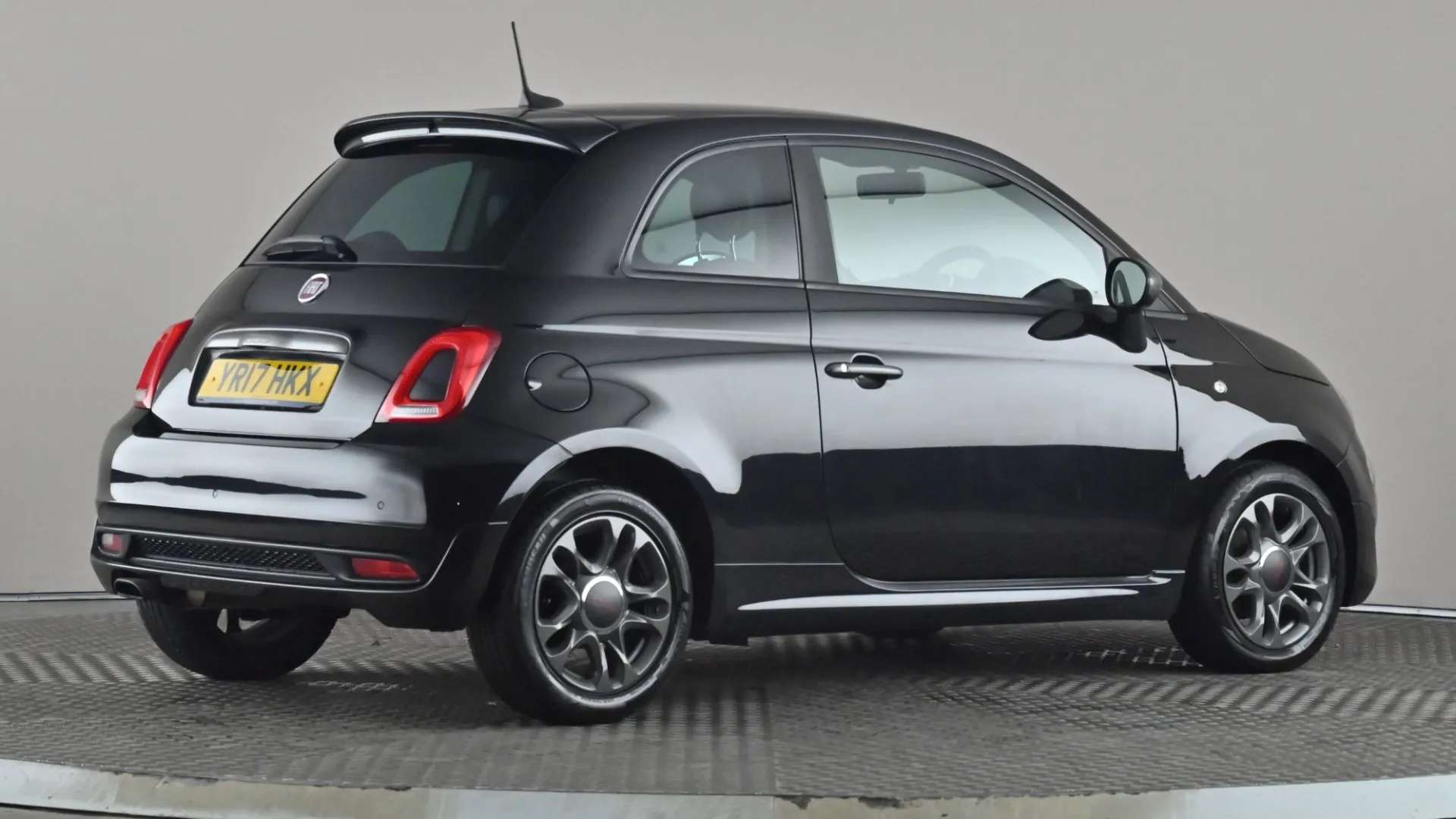 2017 FIAT 500 2017 FIAT 500