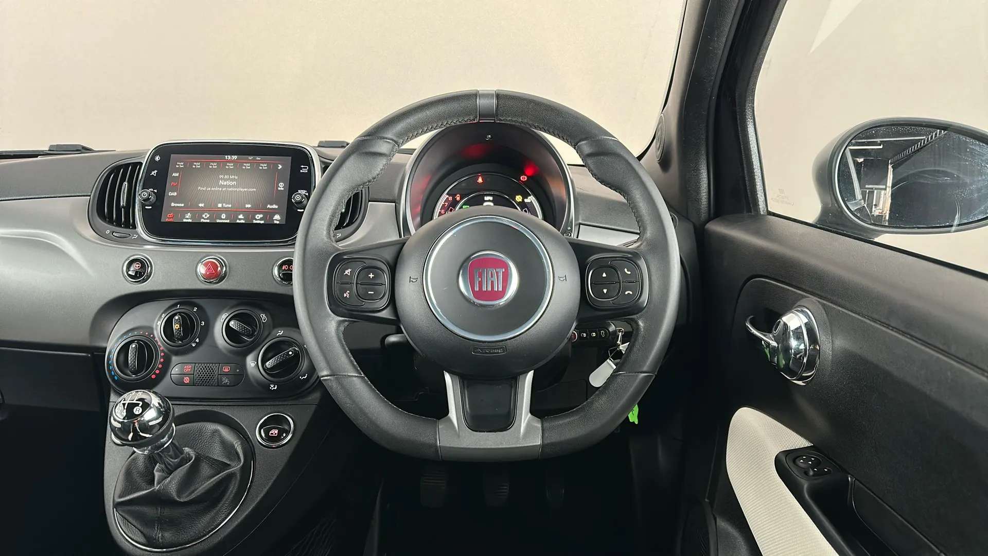 2017 FIAT 500 2017 FIAT 500