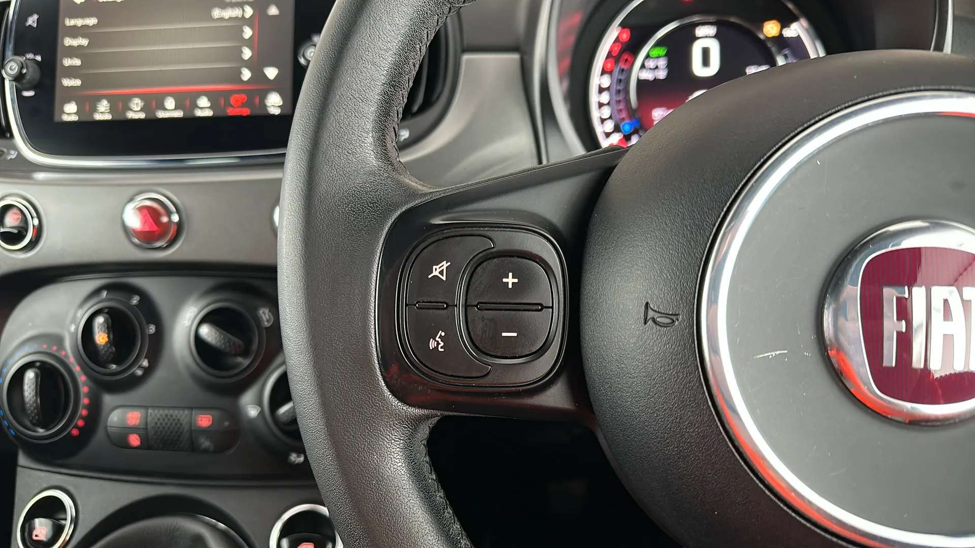 2017 FIAT 500 2017 FIAT 500
