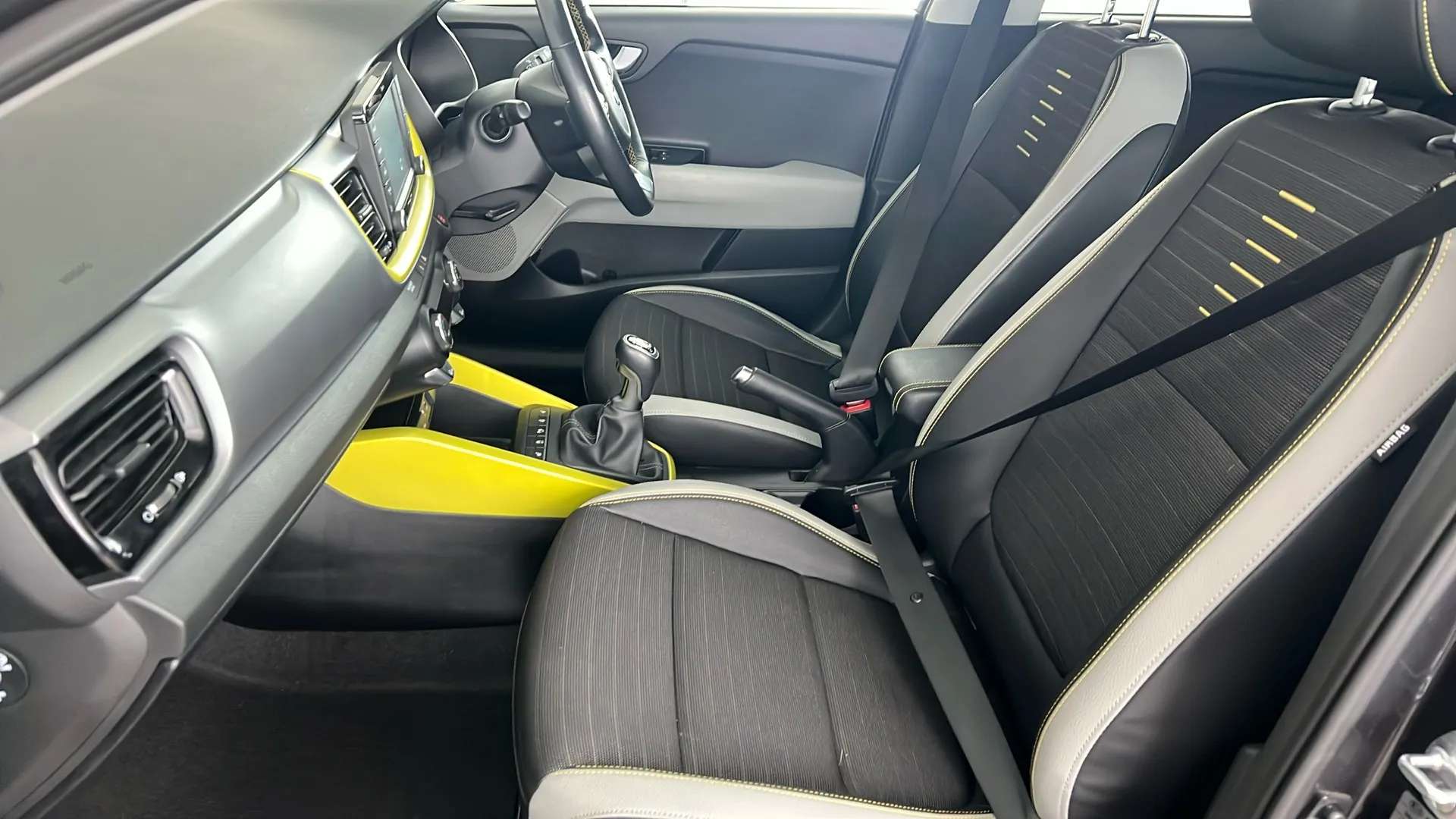 2019 KIA STONIC 2019 KIA STONIC
