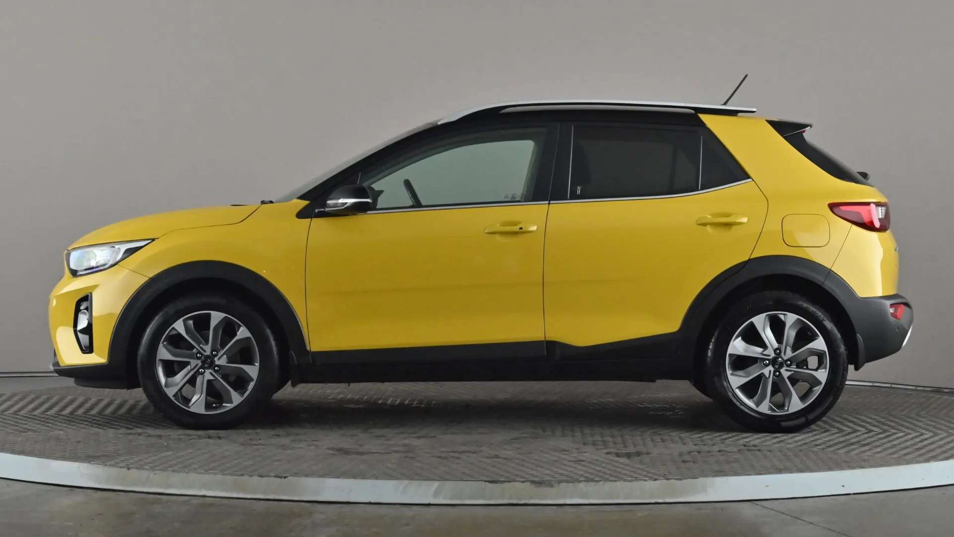 A 2017 KIA STONIC 1.0T GDi First Edition A 2017 KIA STONIC 1.0T GDi First Edition