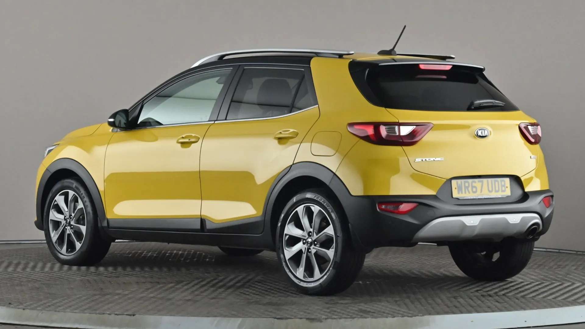 A 2017 KIA STONIC 1.0T GDi First Edition A 2017 KIA STONIC 1.0T GDi First Edition