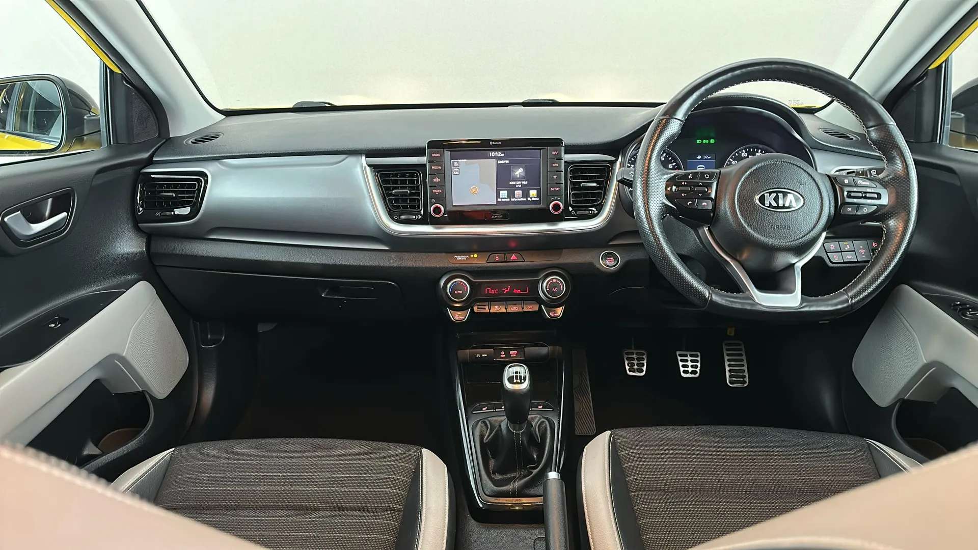 2017 KIA STONIC 2017 KIA STONIC