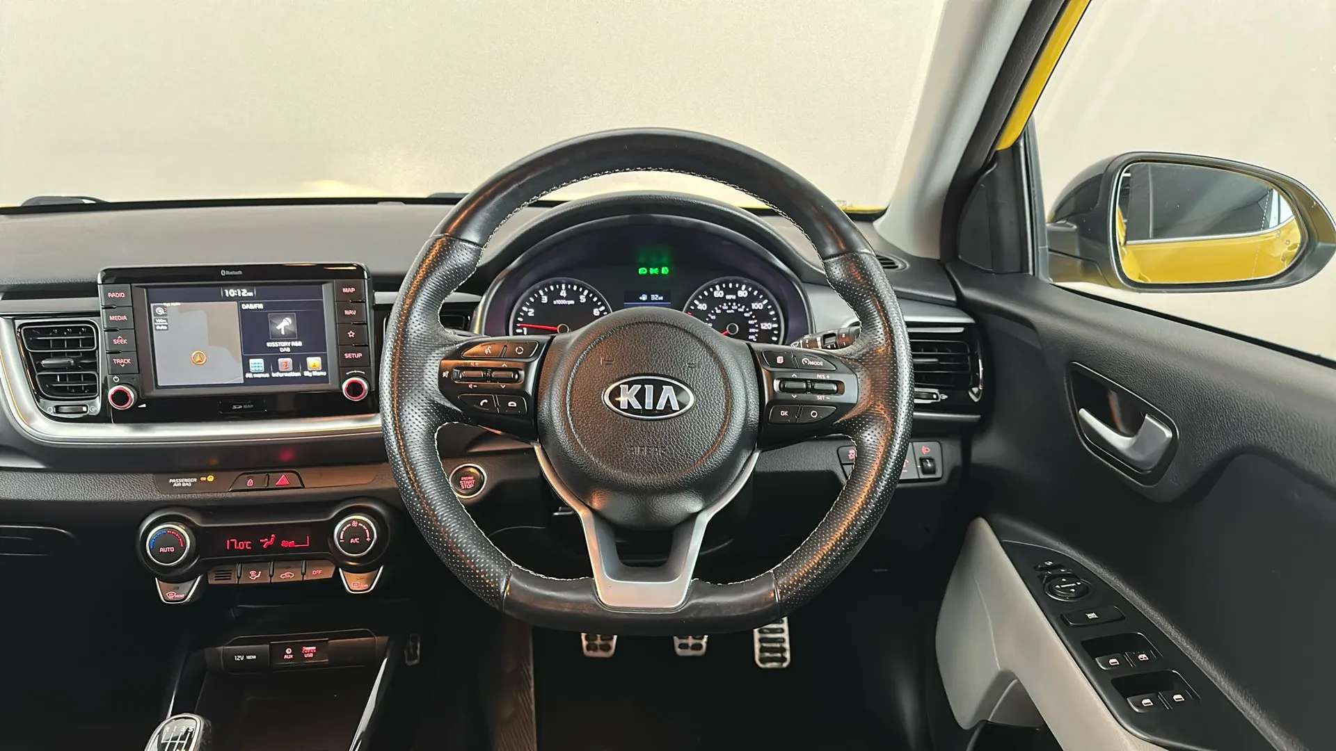 2017 KIA STONIC 2017 KIA STONIC