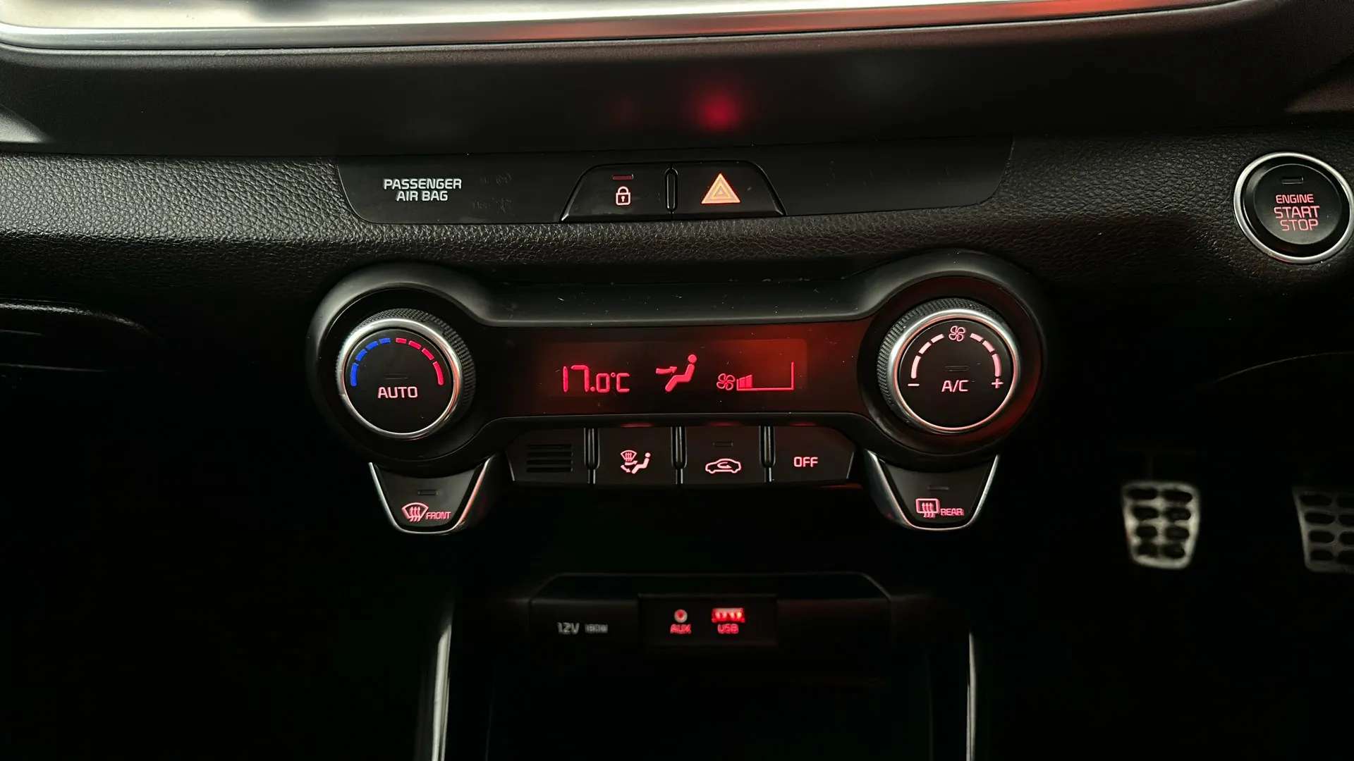 2017 KIA STONIC 2017 KIA STONIC