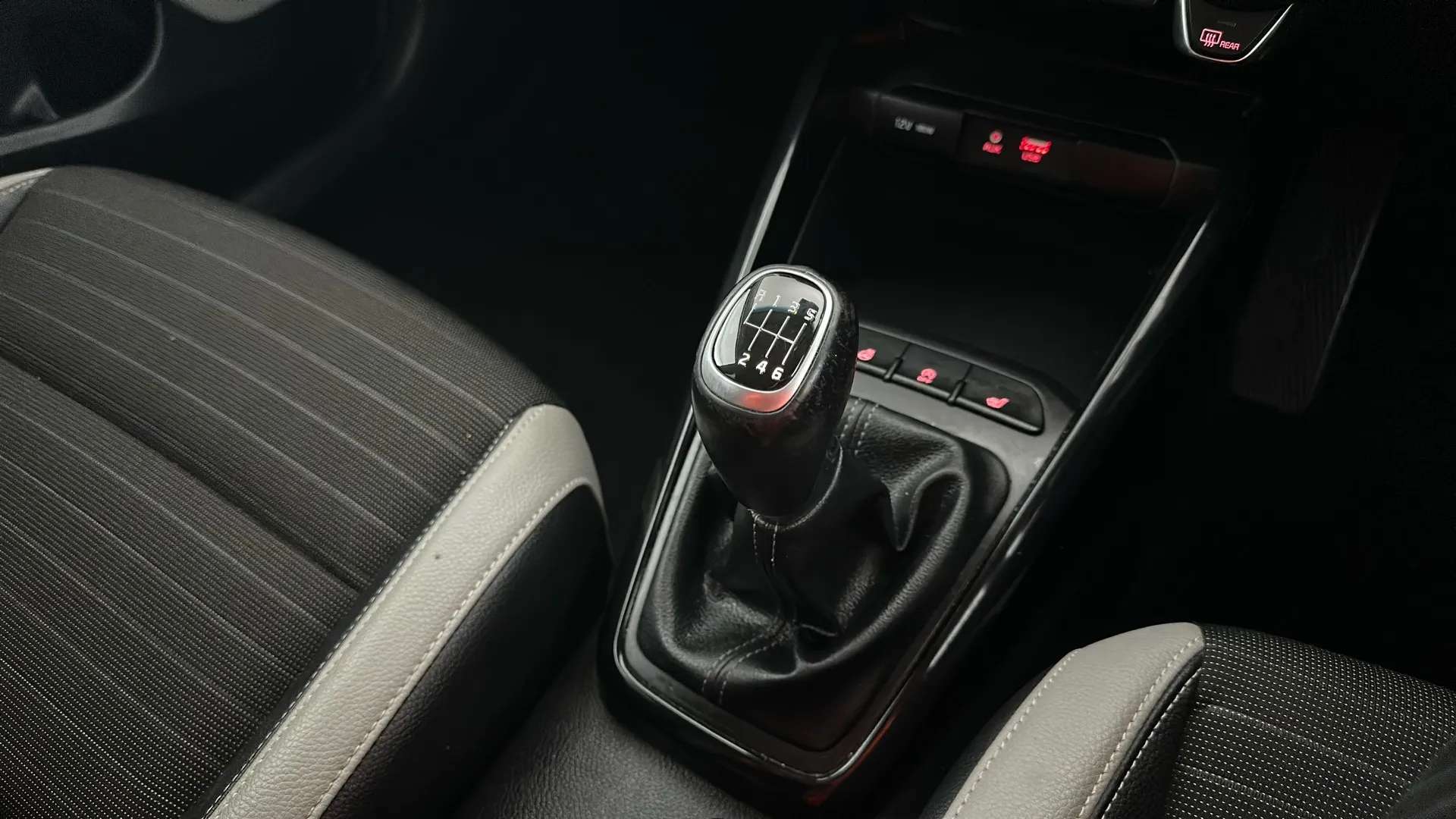 2017 KIA STONIC 2017 KIA STONIC