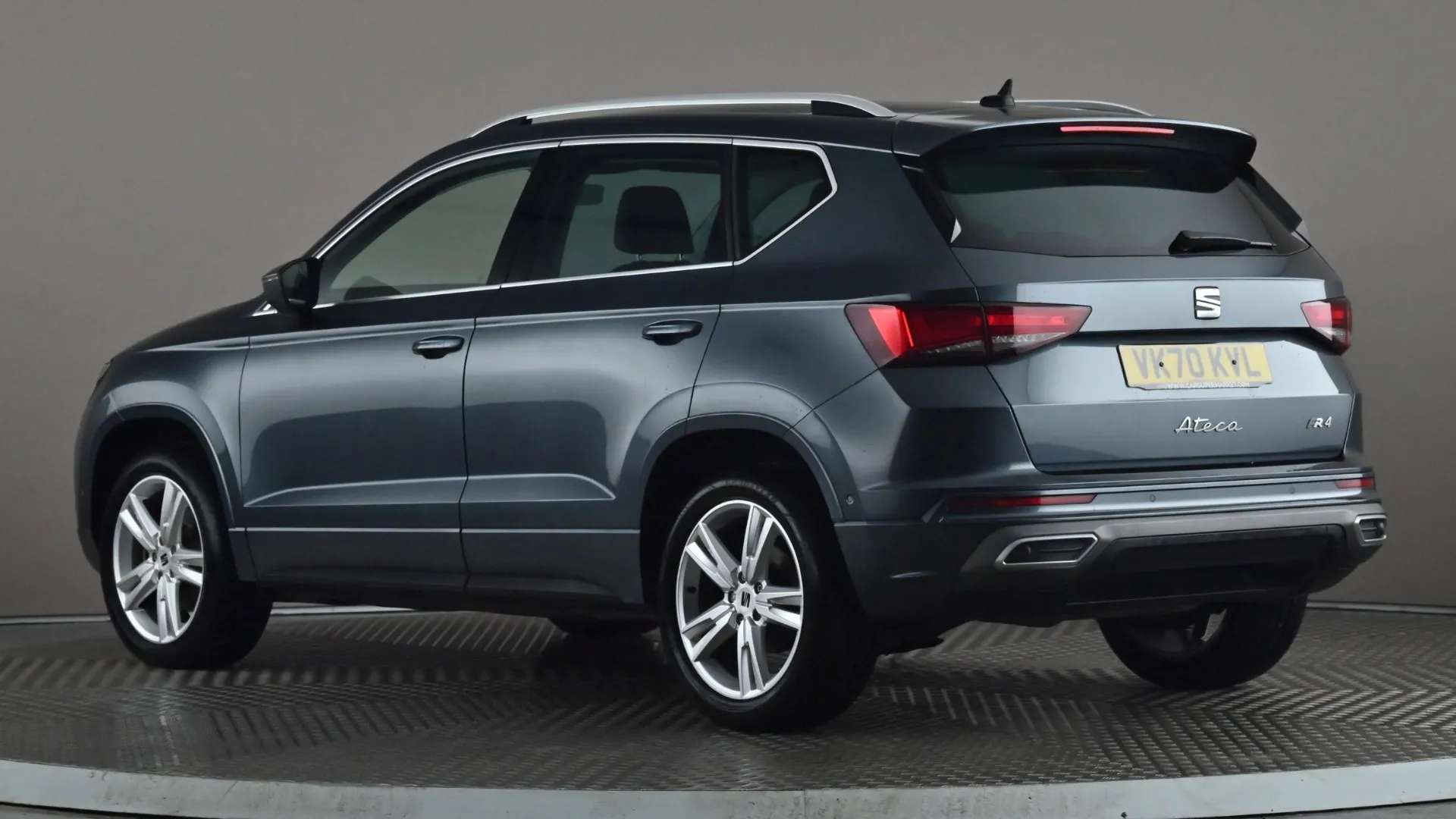 A 2020 SEAT ATECA 2.0 TSI FR DSG 4Drive A 2020 SEAT ATECA 2.0 TSI FR DSG 4Drive