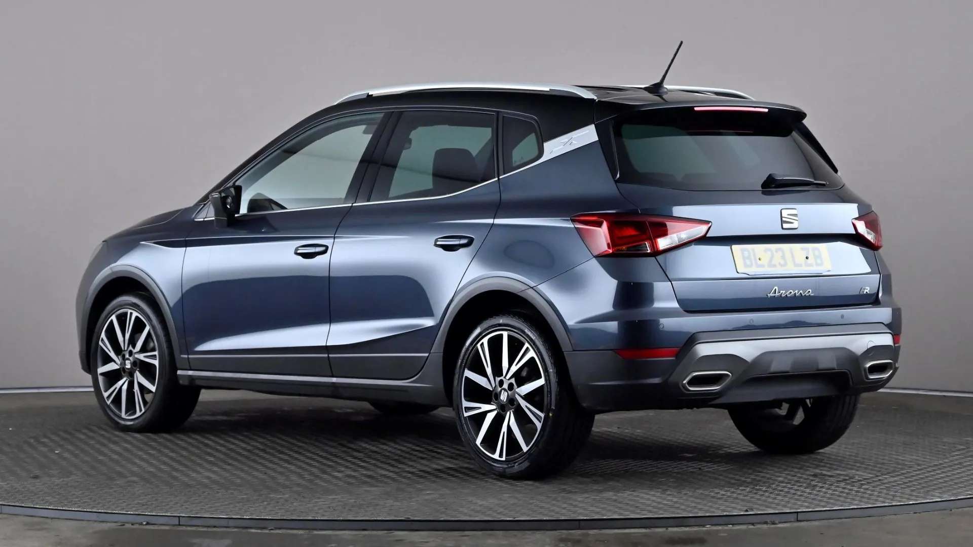 A 2023 SEAT ARONA 1.0 TSI 110 FR Edition DSG A 2023 SEAT ARONA 1.0 TSI 110 FR Edition DSG