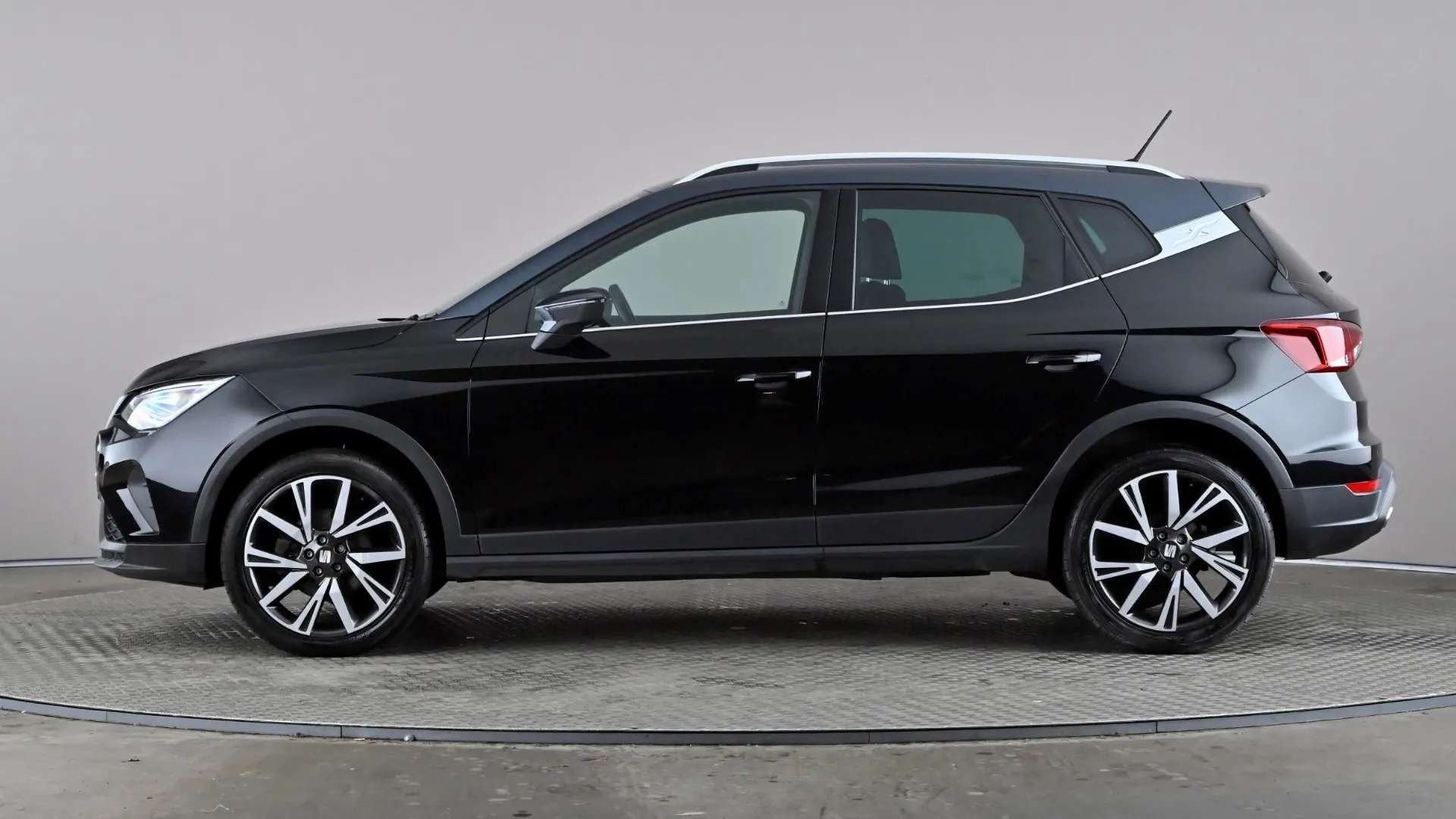 A 2023 SEAT ARONA 1.0 TSI 110 FR Edition DSG A 2023 SEAT ARONA 1.0 TSI 110 FR Edition DSG