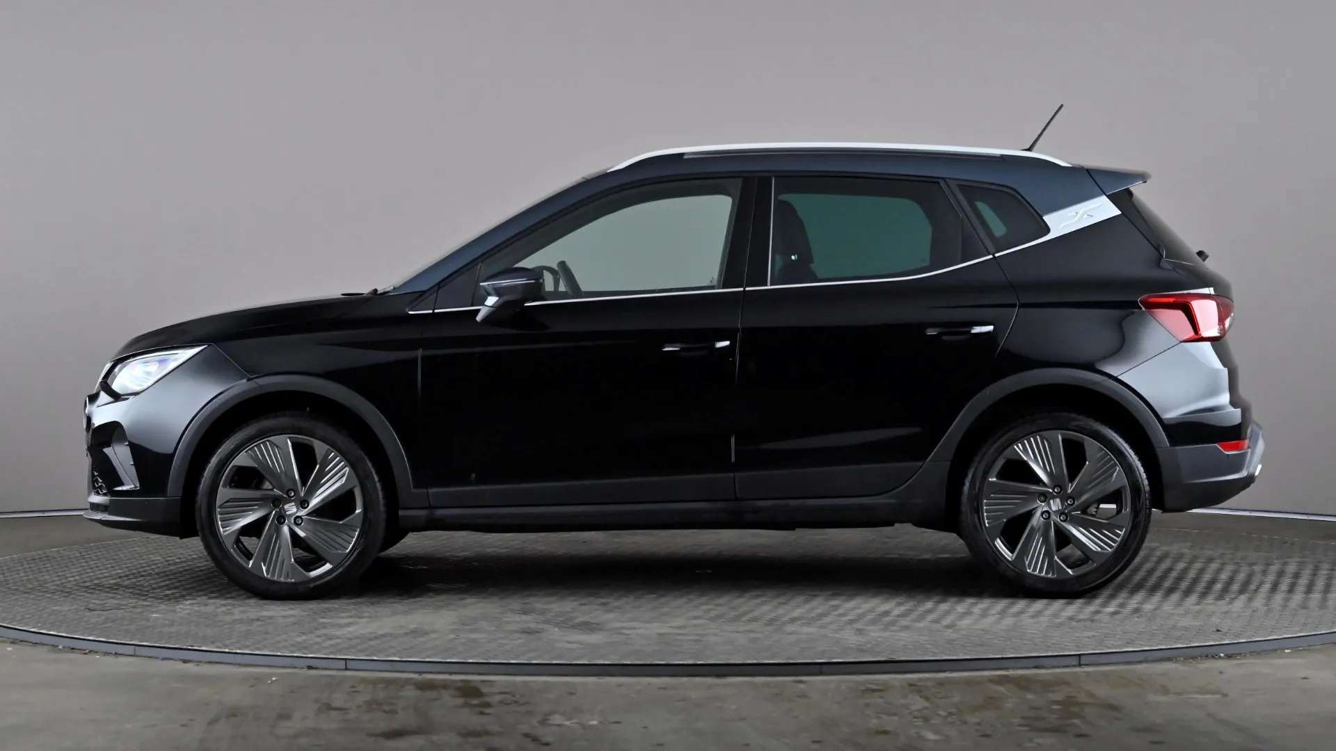A 2023 SEAT ARONA 1.0 TSI 110 FR Edition DSG A 2023 SEAT ARONA 1.0 TSI 110 FR Edition DSG