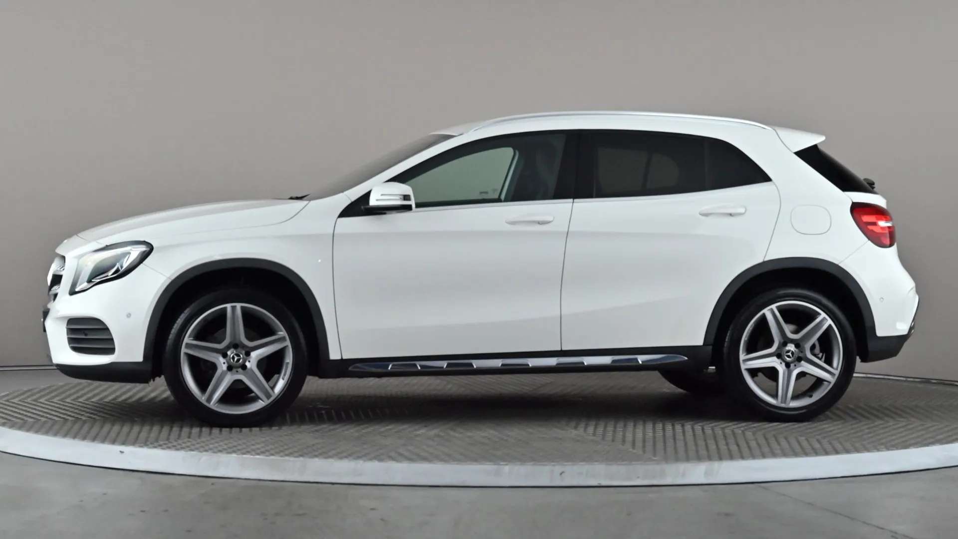 A 2019 MERCEDES-BENZ GLA GLA 180 AMG Line Edition A 2019 MERCEDES-BENZ GLA GLA 180 AMG Line Edition