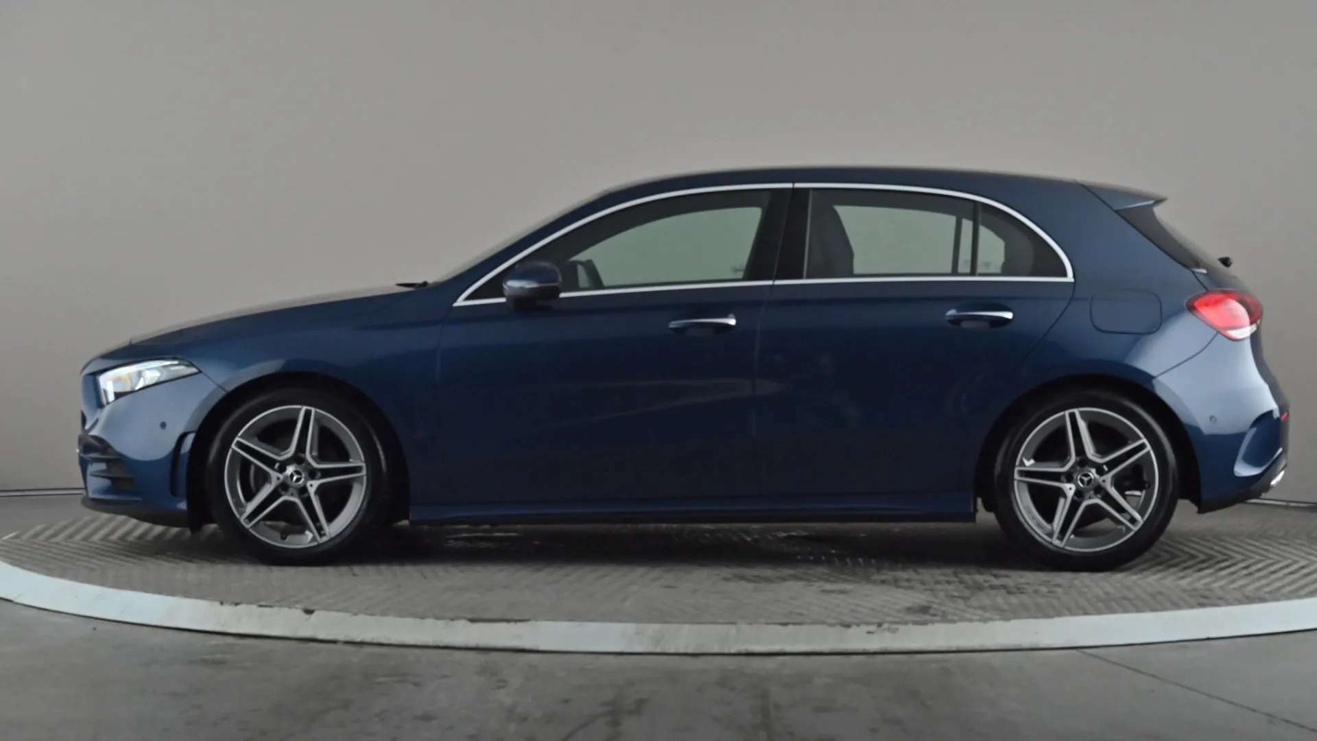 A 2019 MERCEDES-BENZ A CLASS A200 AMG Line Premium A 2019 MERCEDES-BENZ A CLASS A200 AMG Line Premium