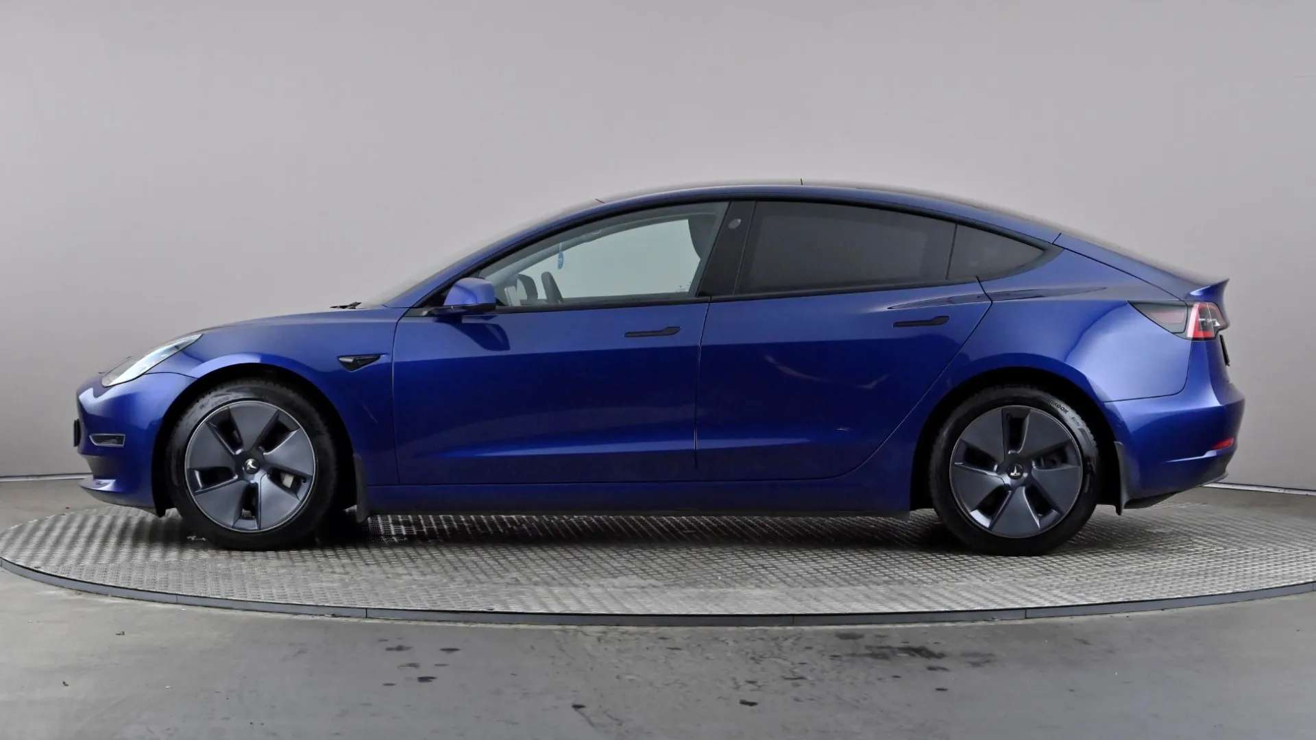 A 2021 TESLA MODEL 3 Long Range AWD Auto A 2021 TESLA MODEL 3 Long Range AWD Auto