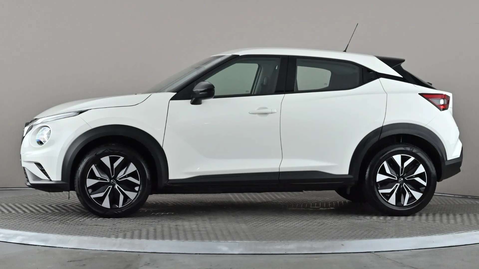 A 2023 NISSAN JUKE 1.0 DiG-T 114 Acenta A 2023 NISSAN JUKE 1.0 DiG-T 114 Acenta