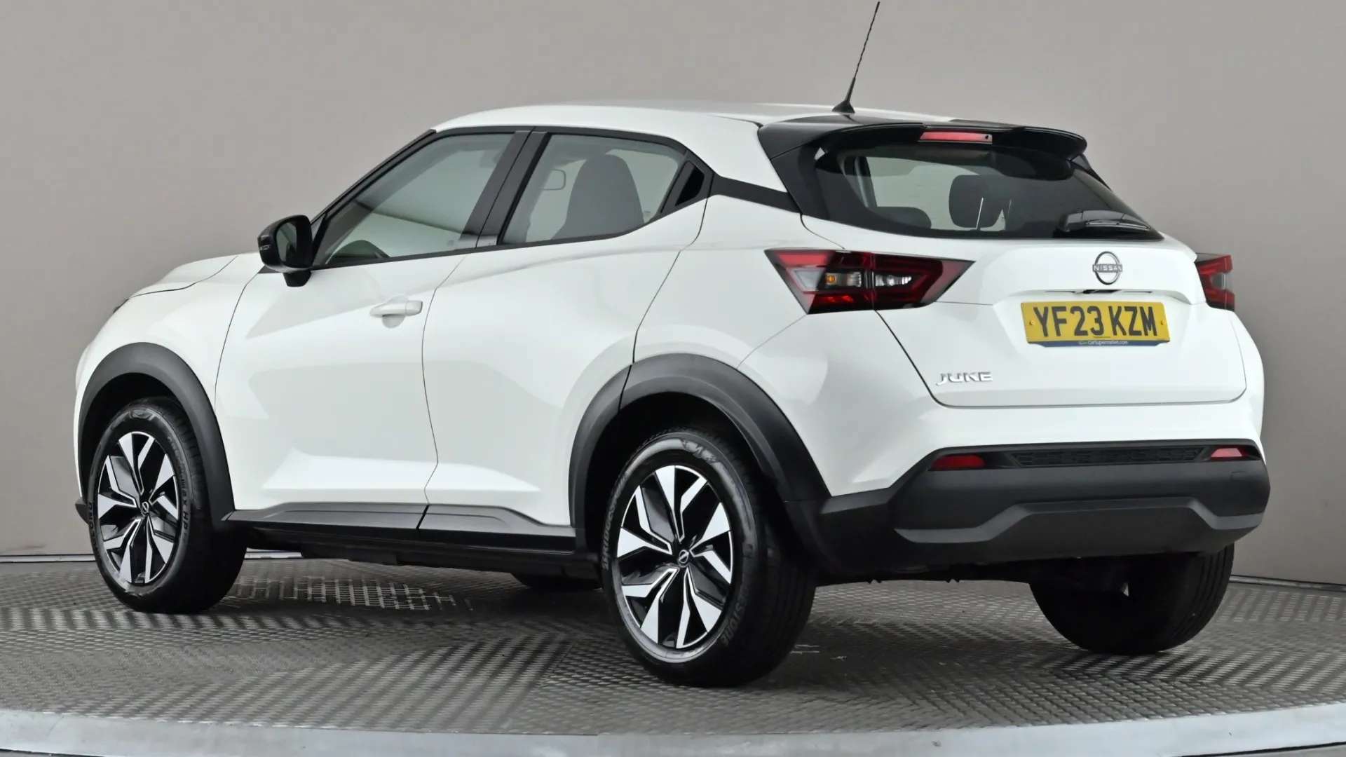 A 2023 NISSAN JUKE 1.0 DiG-T 114 Acenta A 2023 NISSAN JUKE 1.0 DiG-T 114 Acenta