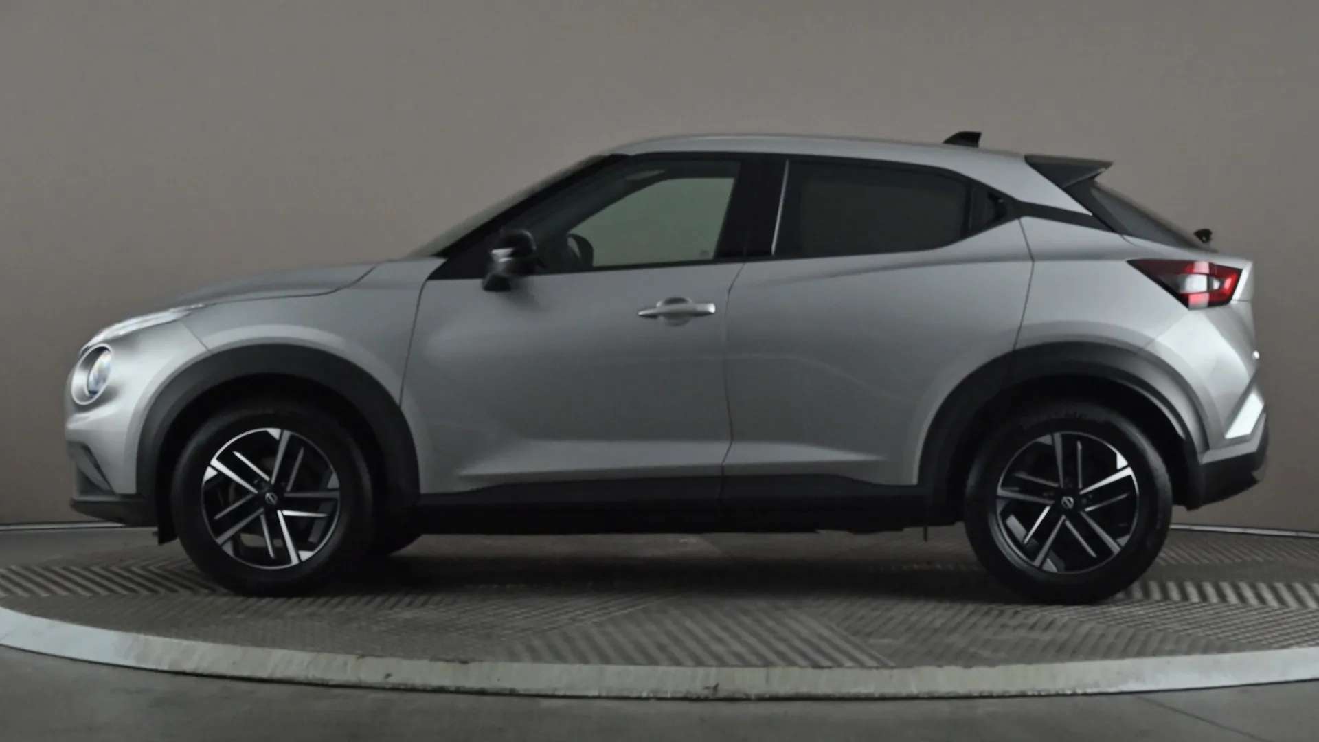 A 2024 NISSAN JUKE 1.0 DiG-T N-Connecta A 2024 NISSAN JUKE 1.0 DiG-T N-Connecta