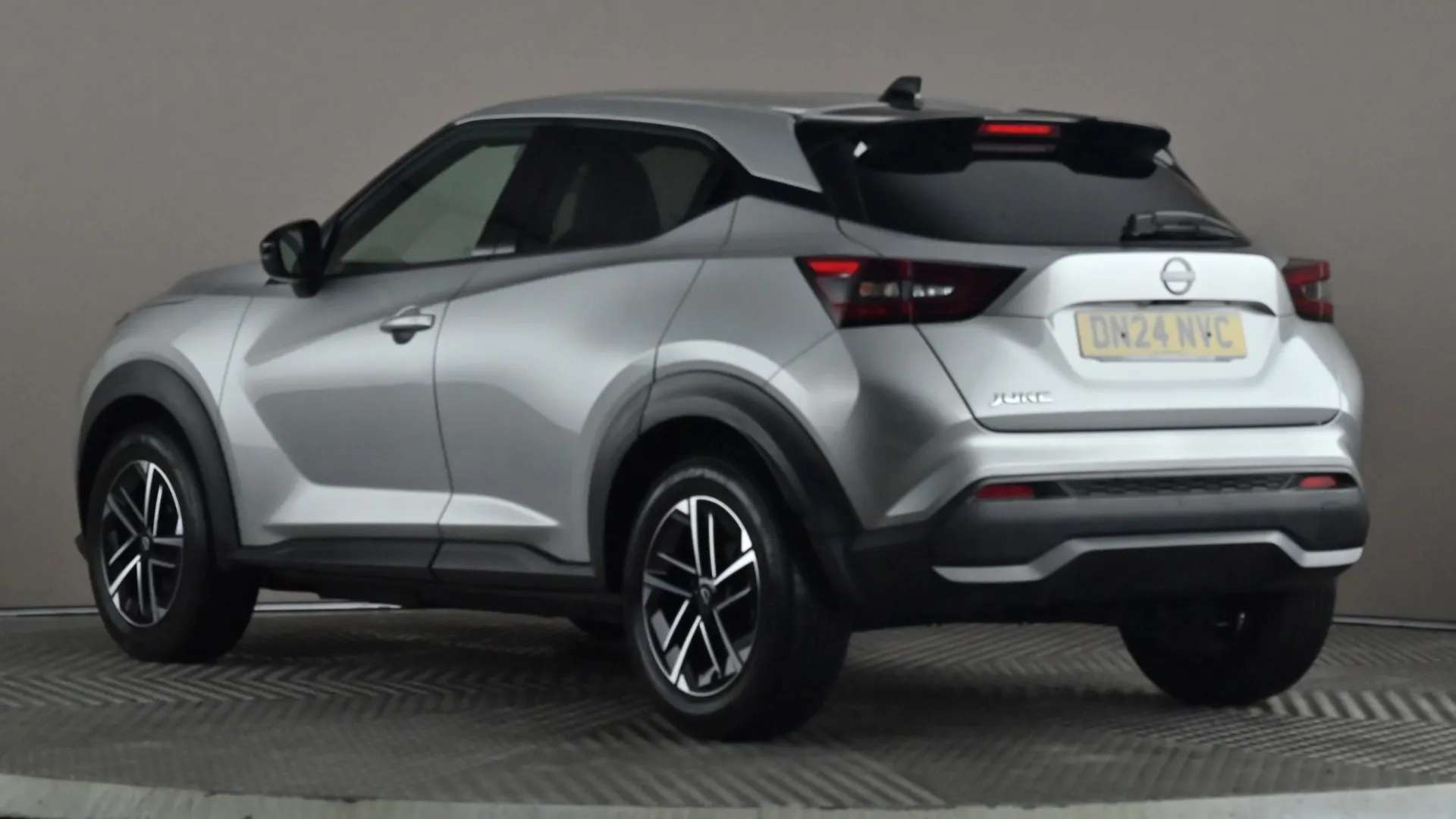 A 2024 NISSAN JUKE 1.0 DiG-T N-Connecta A 2024 NISSAN JUKE 1.0 DiG-T N-Connecta