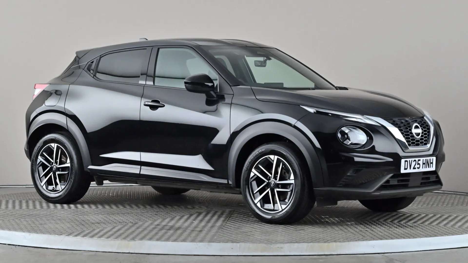 A 2025 NISSAN JUKE 1.0 DiG-T N-Connecta A 2025 NISSAN JUKE 1.0 DiG-T N-Connecta