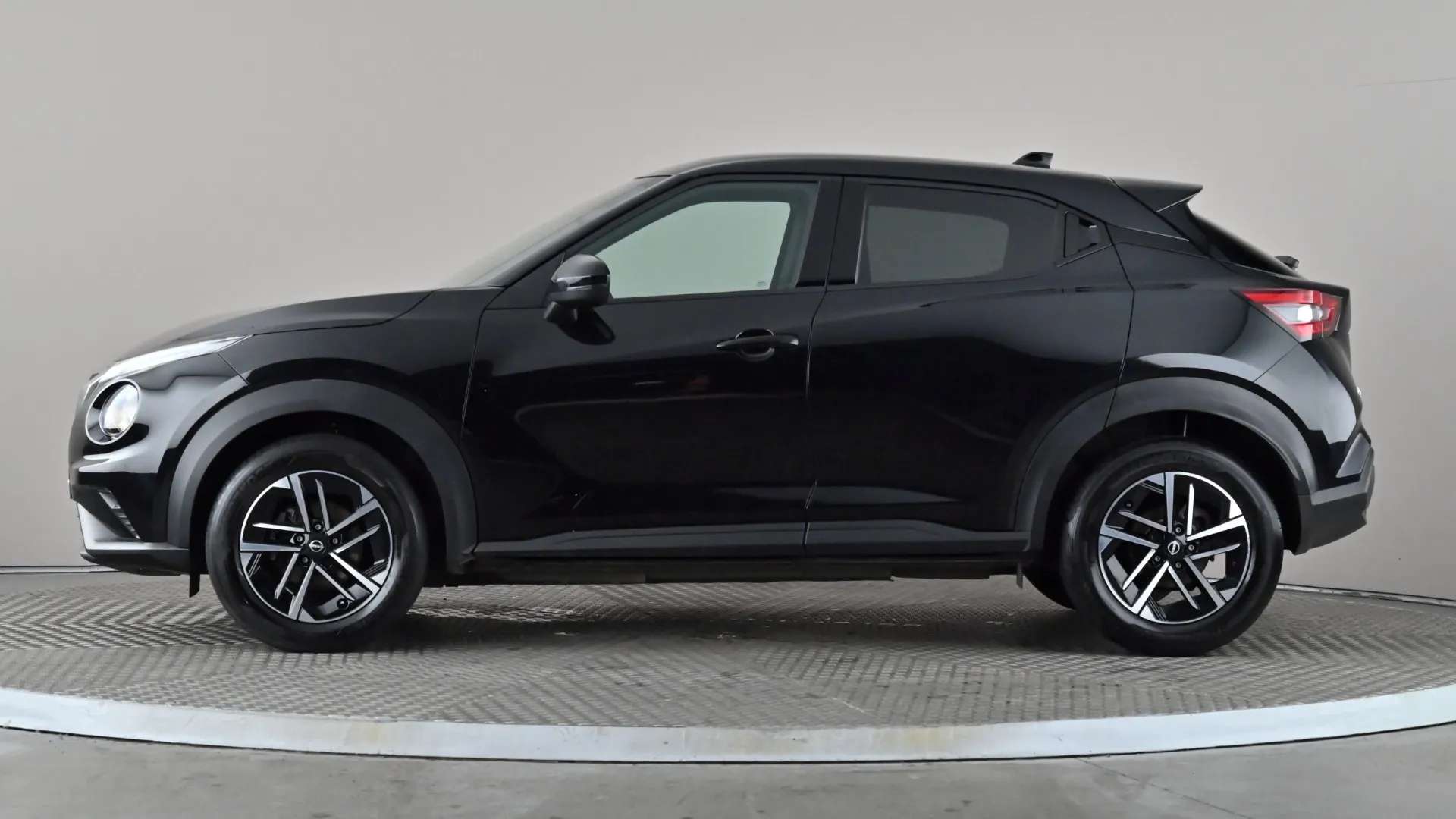 A 2025 NISSAN JUKE 1.0 DiG-T N-Connecta A 2025 NISSAN JUKE 1.0 DiG-T N-Connecta
