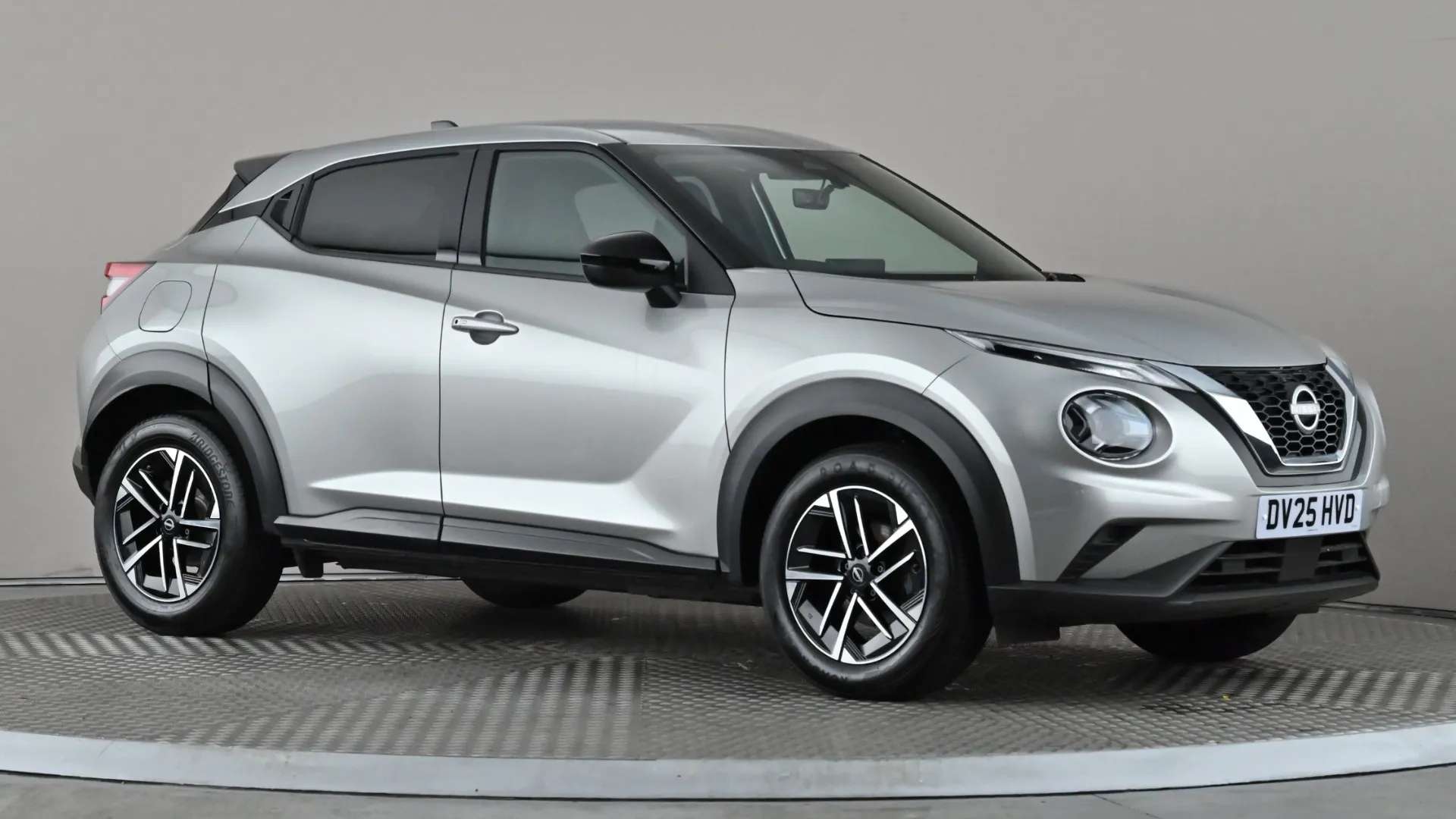 A 2025 NISSAN JUKE 1.0 DiG-T N-Connecta A 2025 NISSAN JUKE 1.0 DiG-T N-Connecta