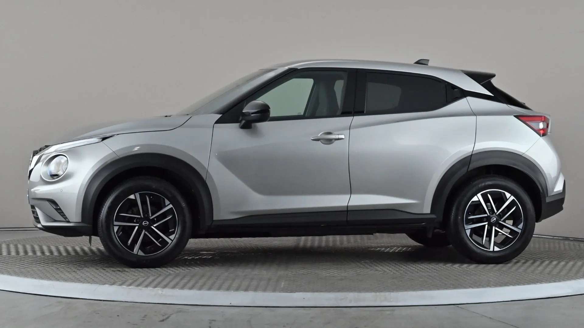 A 2025 NISSAN JUKE 1.0 DiG-T N-Connecta A 2025 NISSAN JUKE 1.0 DiG-T N-Connecta