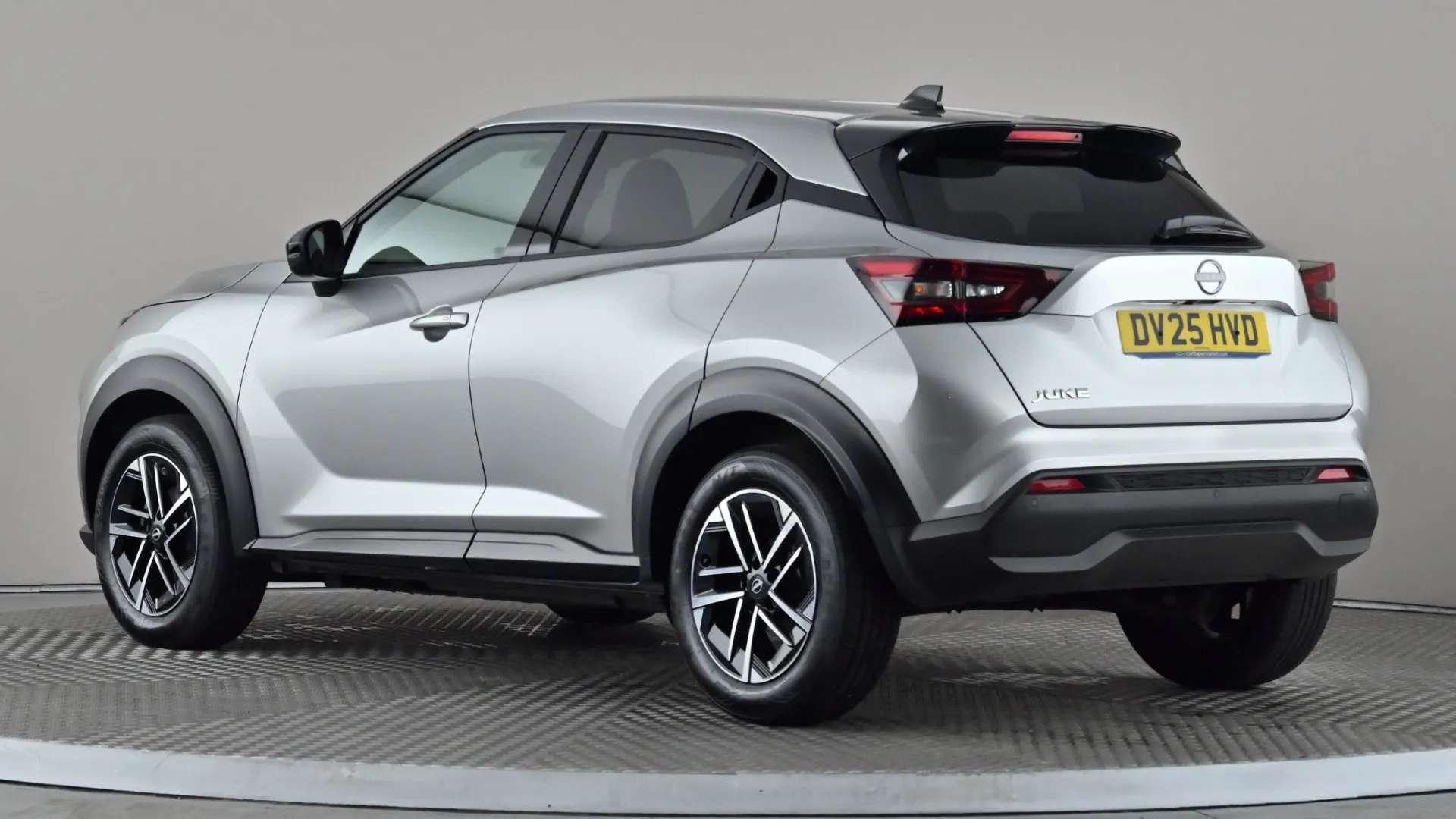 A 2025 NISSAN JUKE 1.0 DiG-T N-Connecta A 2025 NISSAN JUKE 1.0 DiG-T N-Connecta