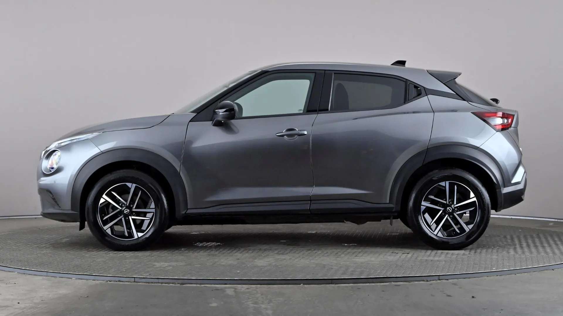 A 2025 NISSAN JUKE 1.0 DiG-T N-Connecta A 2025 NISSAN JUKE 1.0 DiG-T N-Connecta