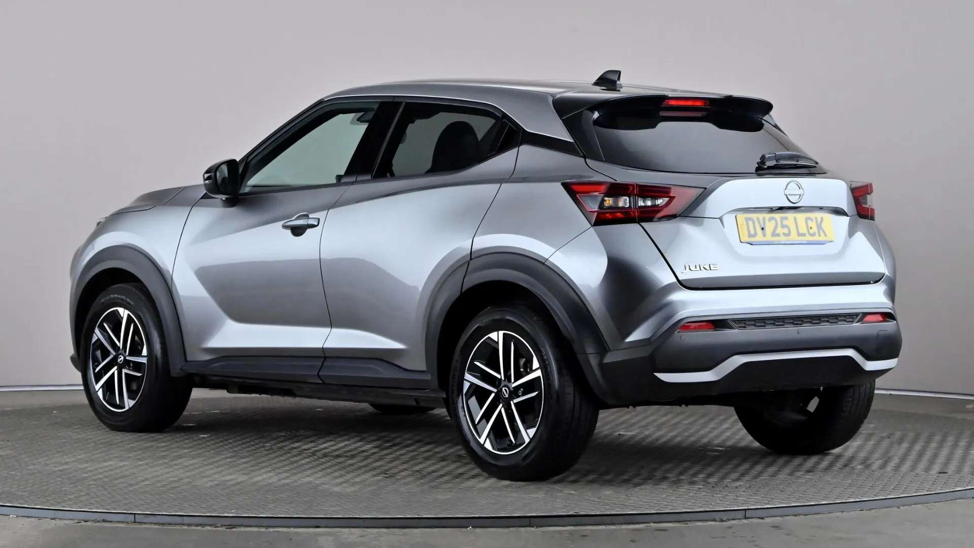 A 2025 NISSAN JUKE 1.0 DiG-T N-Connecta A 2025 NISSAN JUKE 1.0 DiG-T N-Connecta