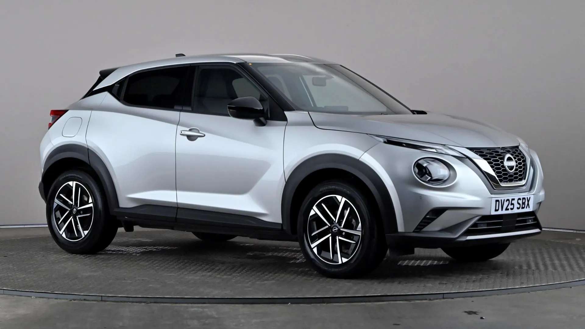 A 2025 NISSAN JUKE 1.0 DiG-T N-Connecta A 2025 NISSAN JUKE 1.0 DiG-T N-Connecta