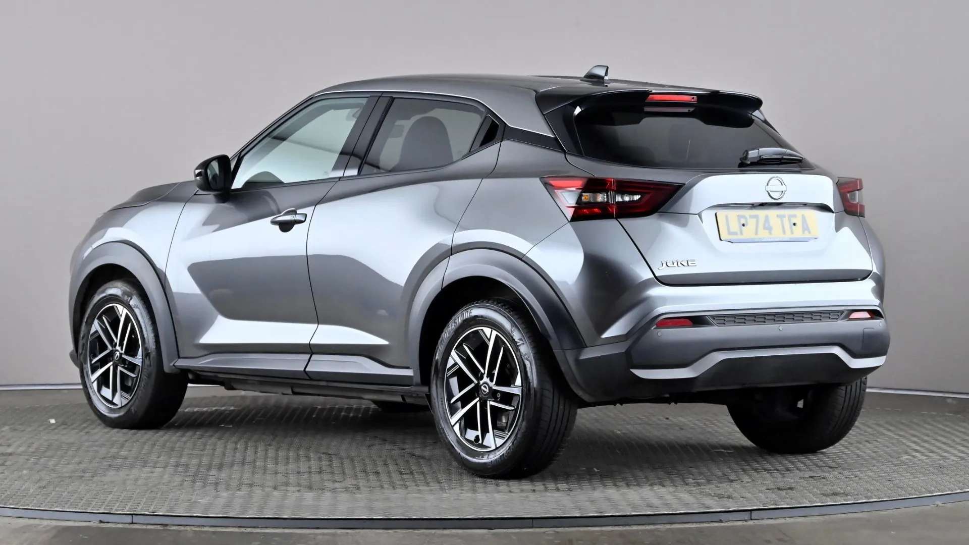A 2025 NISSAN JUKE 1.0 DiG-T N-Connecta A 2025 NISSAN JUKE 1.0 DiG-T N-Connecta