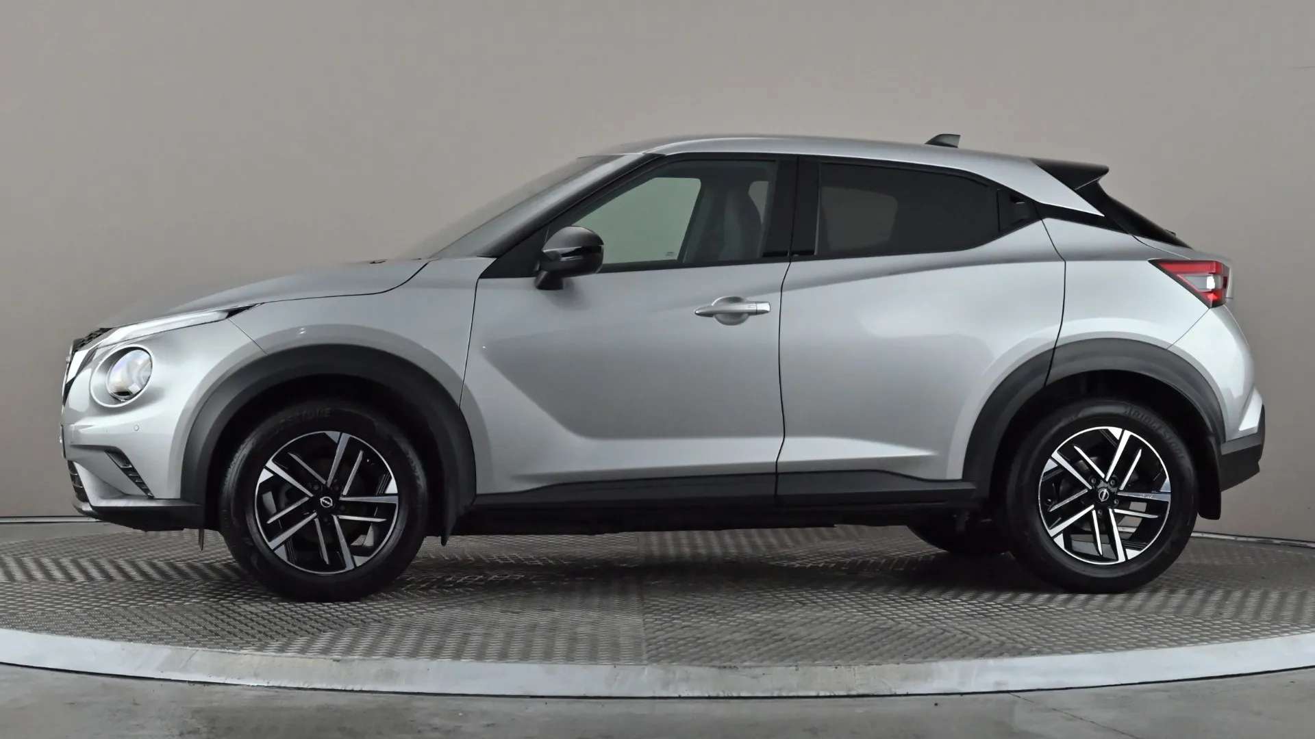 A 2024 NISSAN JUKE 1.0 DiG-T N-Connecta A 2024 NISSAN JUKE 1.0 DiG-T N-Connecta