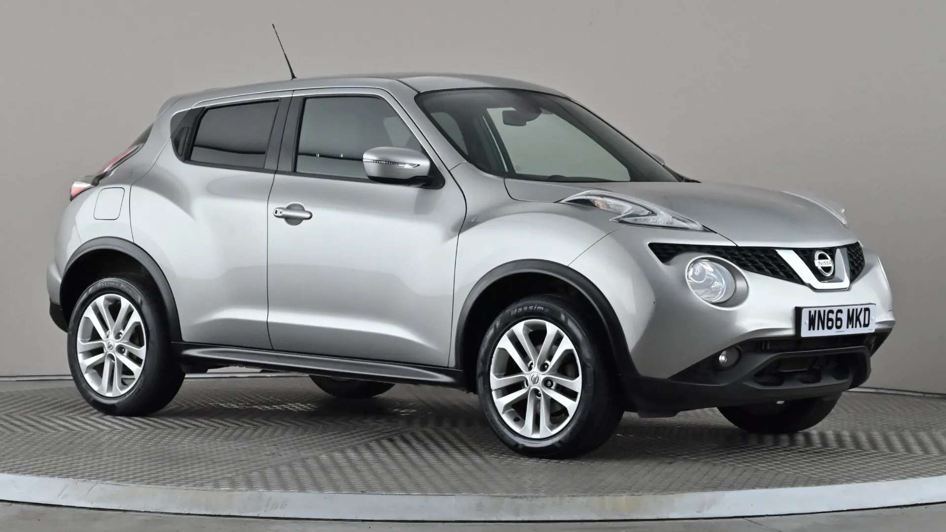 A 2016 NISSAN JUKE 1.2 DiG-T N-Connecta A 2016 NISSAN JUKE 1.2 DiG-T N-Connecta