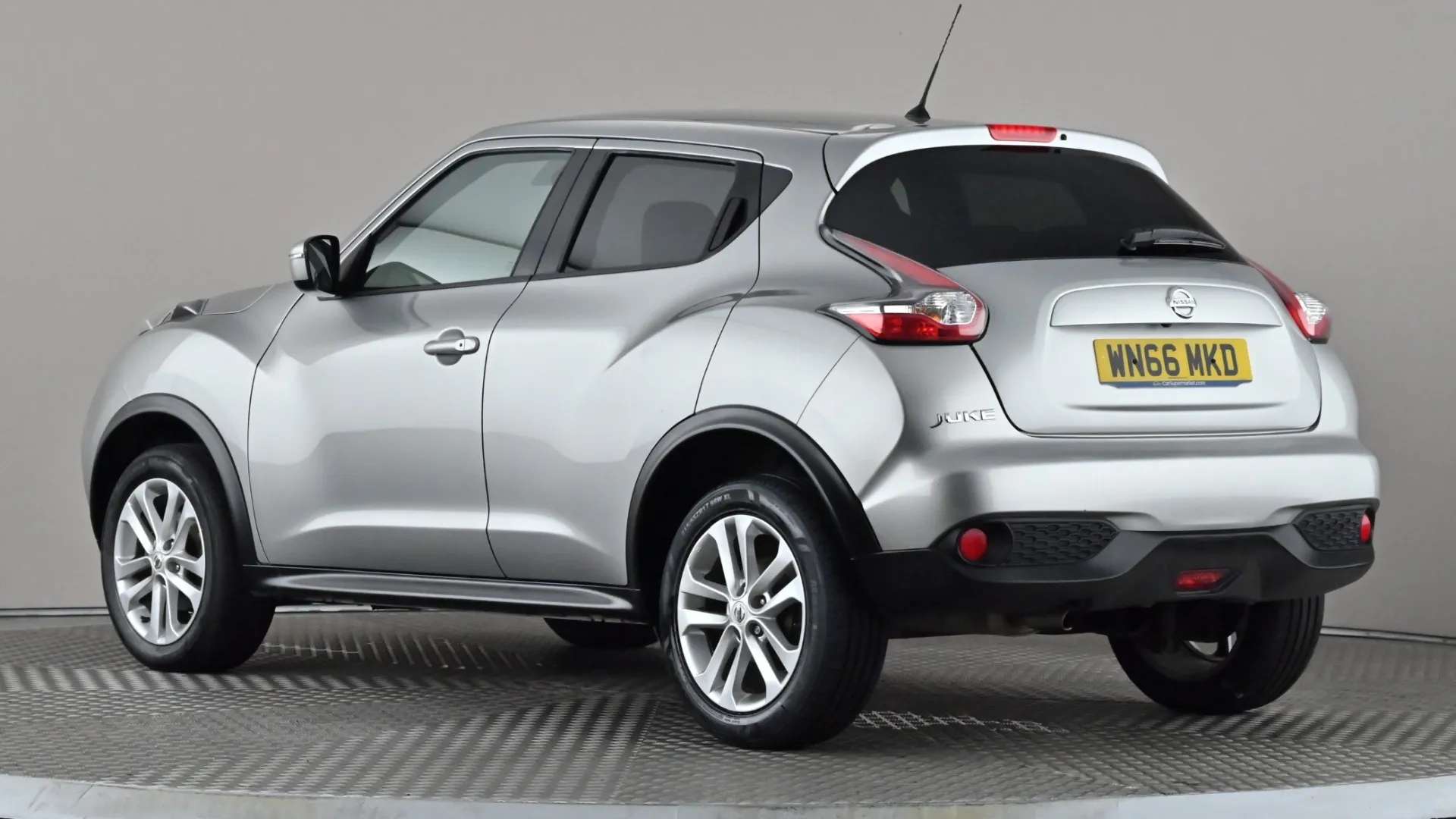 A 2016 NISSAN JUKE 1.2 DiG-T N-Connecta A 2016 NISSAN JUKE 1.2 DiG-T N-Connecta