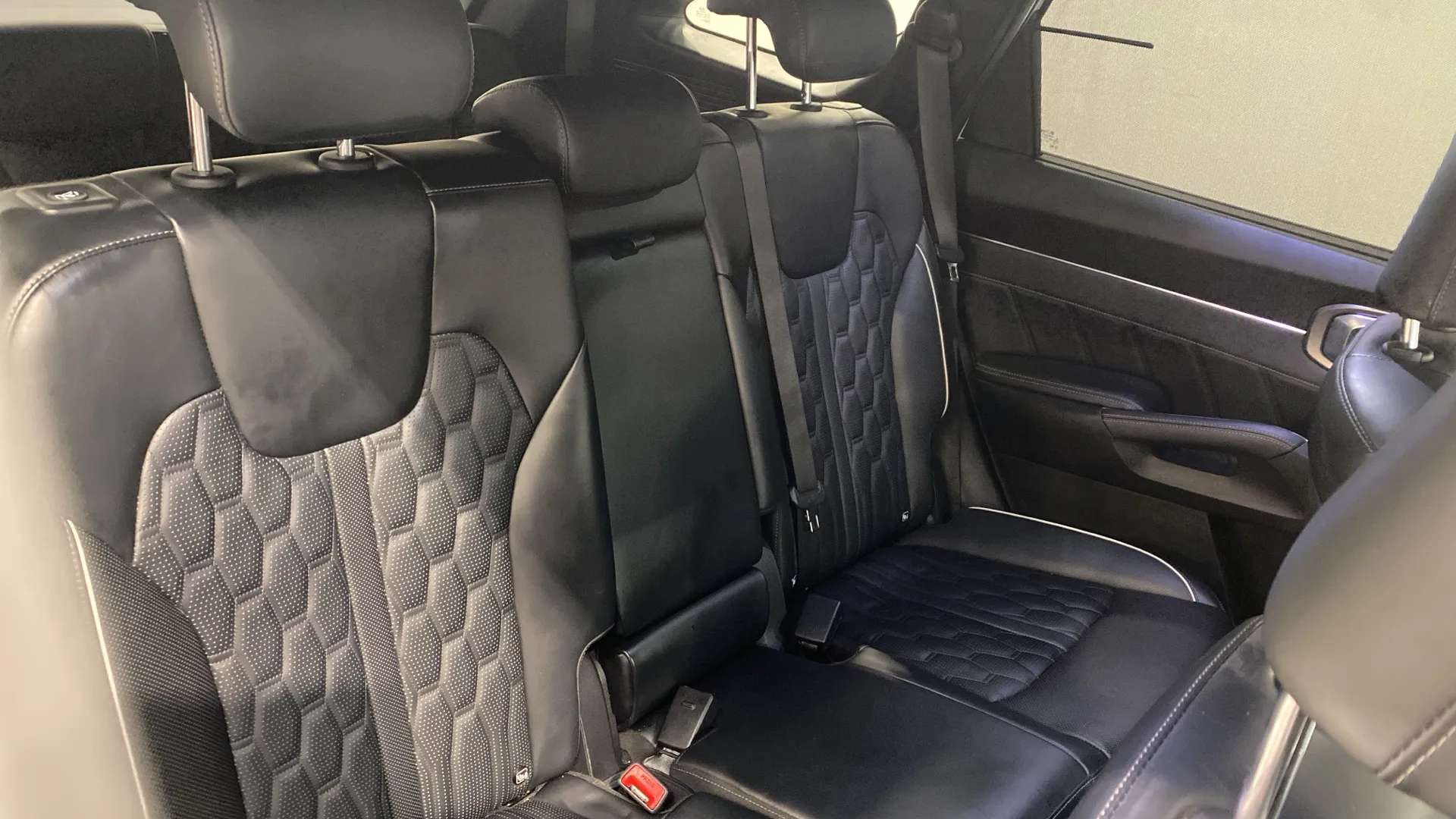 A 2020 KIA SORENTO 1.6 T-GDi HEV 4 Auto A 2020 KIA SORENTO 1.6 T-GDi HEV 4 Auto