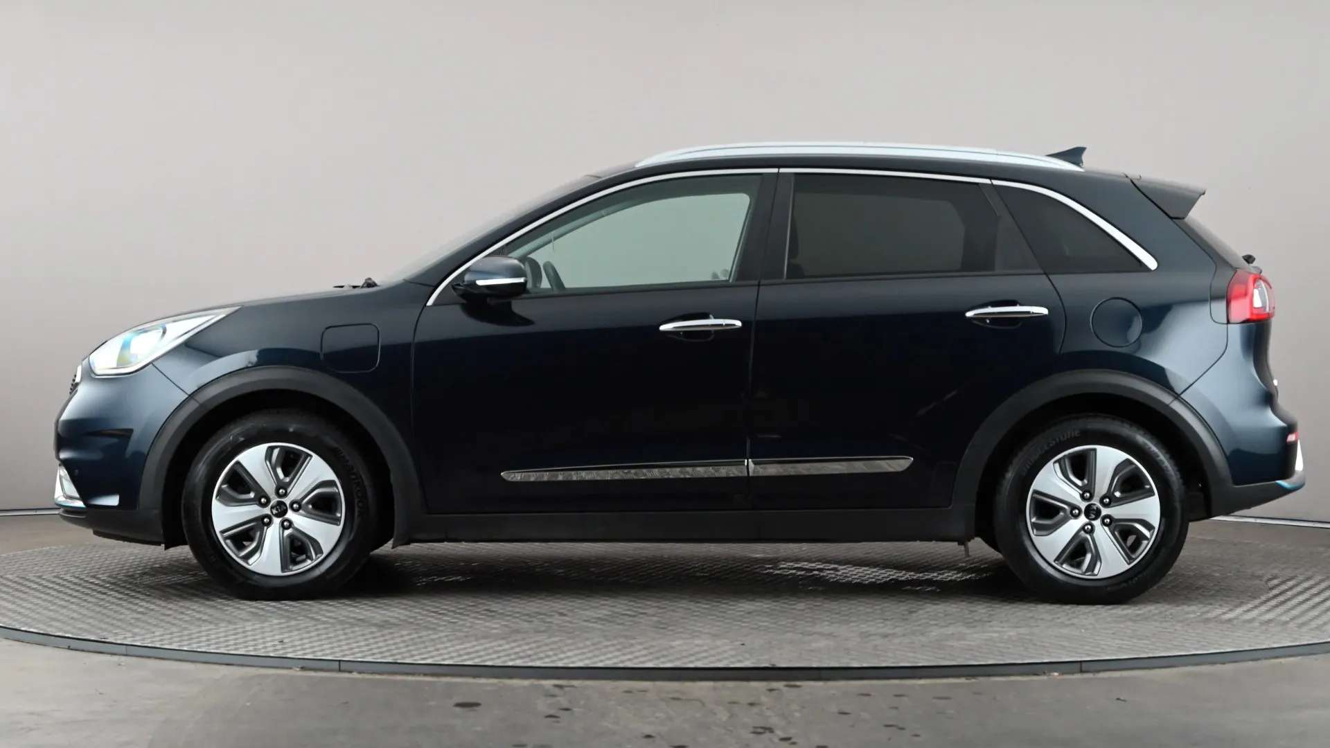 A 2019 KIA NIRO 1.6 GDi PHEV 3 DCT A 2019 KIA NIRO 1.6 GDi PHEV 3 DCT