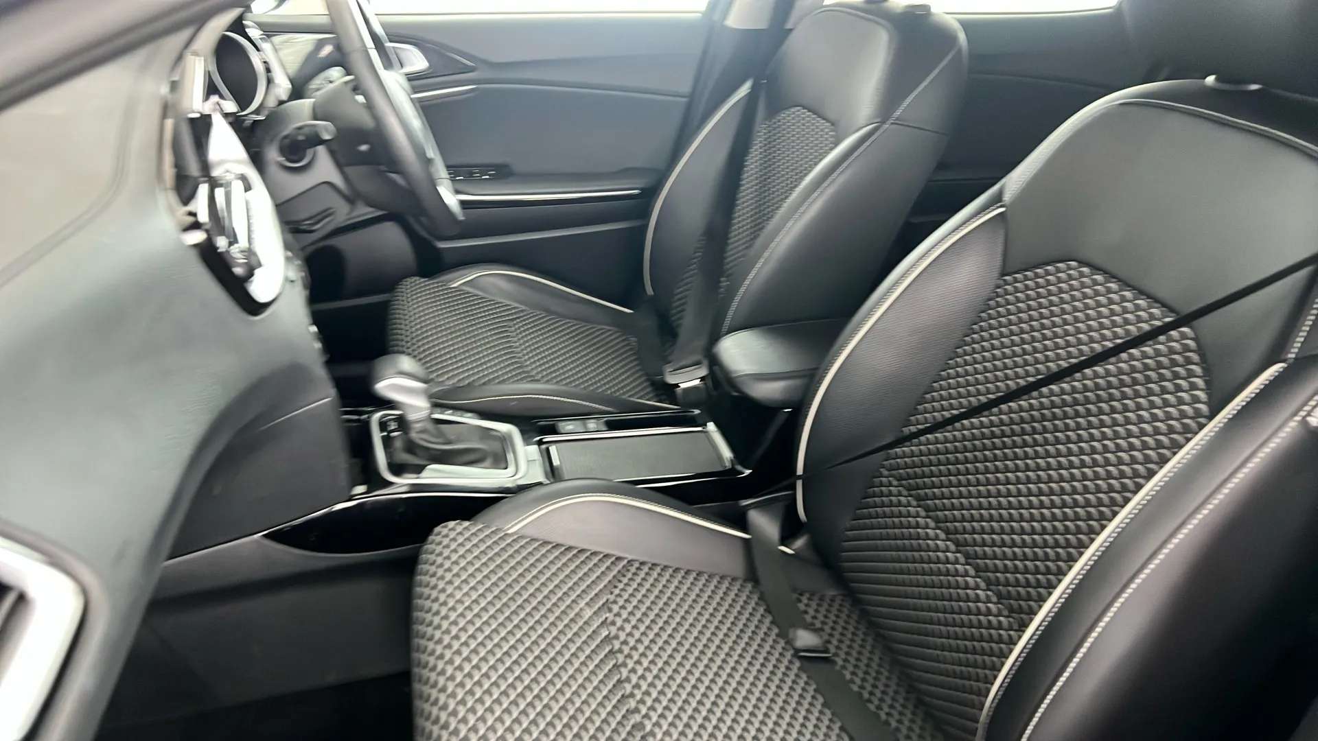 2022 KIA XCEED 2022 KIA XCEED