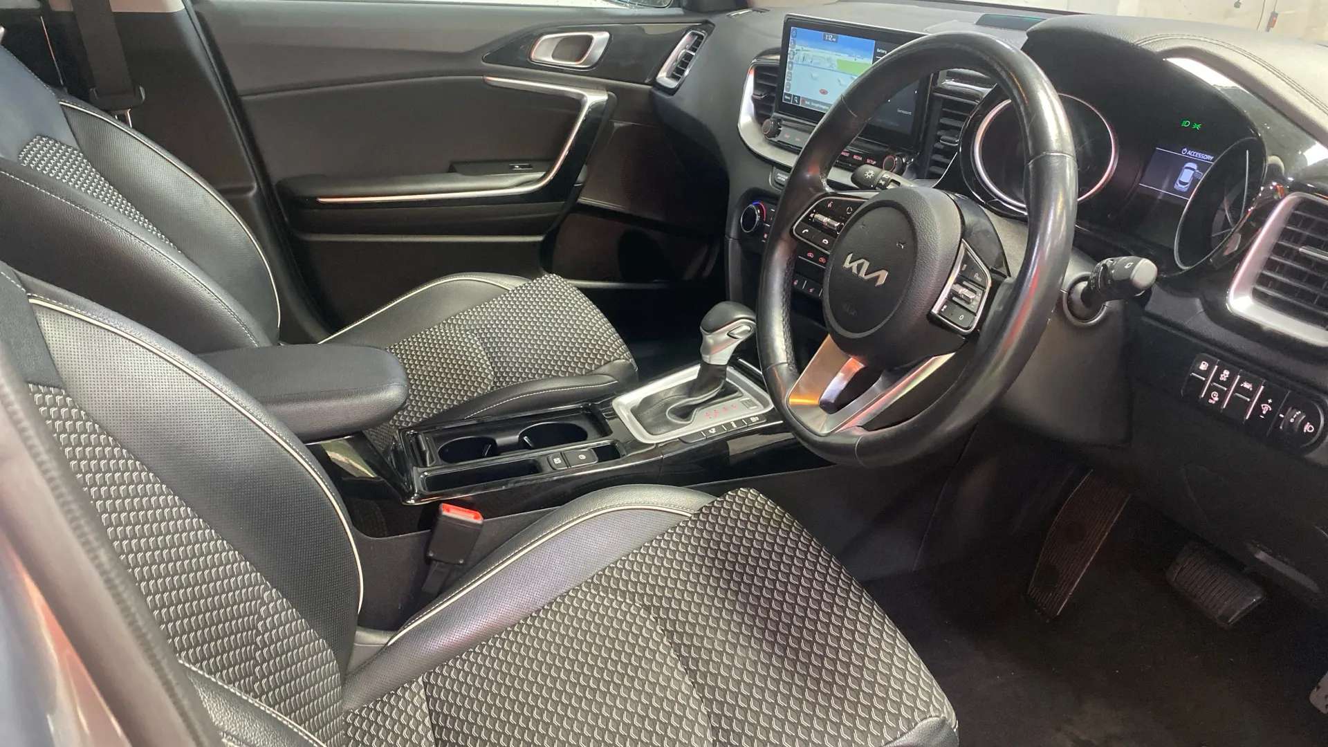 A 2022 KIA XCEED 1.6 GDi PHEV 3 DCT A 2022 KIA XCEED 1.6 GDi PHEV 3 DCT