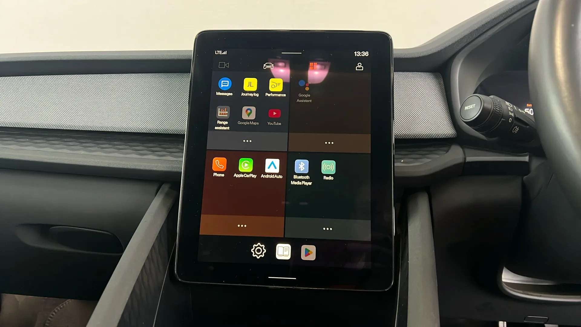 2022 POLESTAR 2 2022 POLESTAR 2