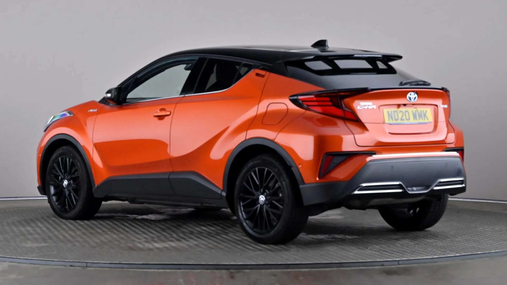 A 2020 TOYOTA C-HR 2.0 Hybrid Orange Edition CVT A 2020 TOYOTA C-HR 2.0 Hybrid Orange Edition CVT