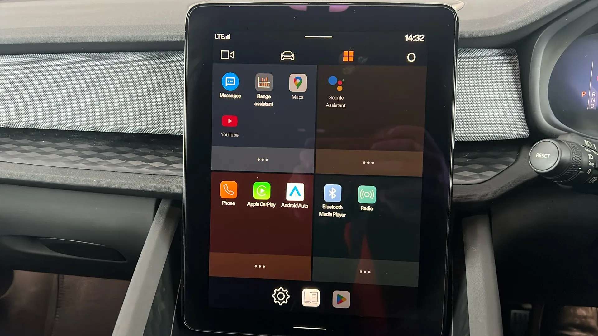 2023 POLESTAR 2 2023 POLESTAR 2