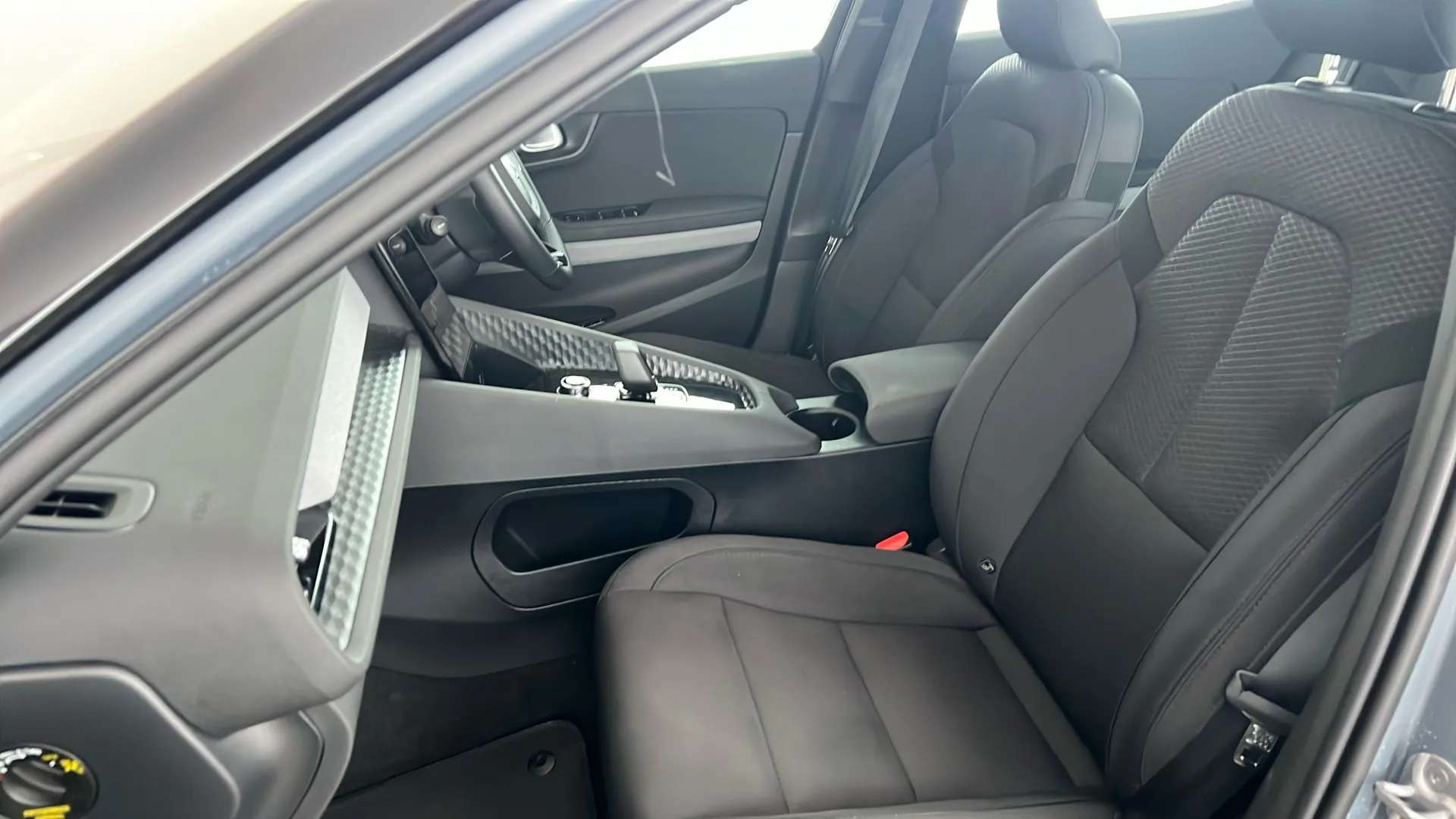 2023 POLESTAR 2 2023 POLESTAR 2