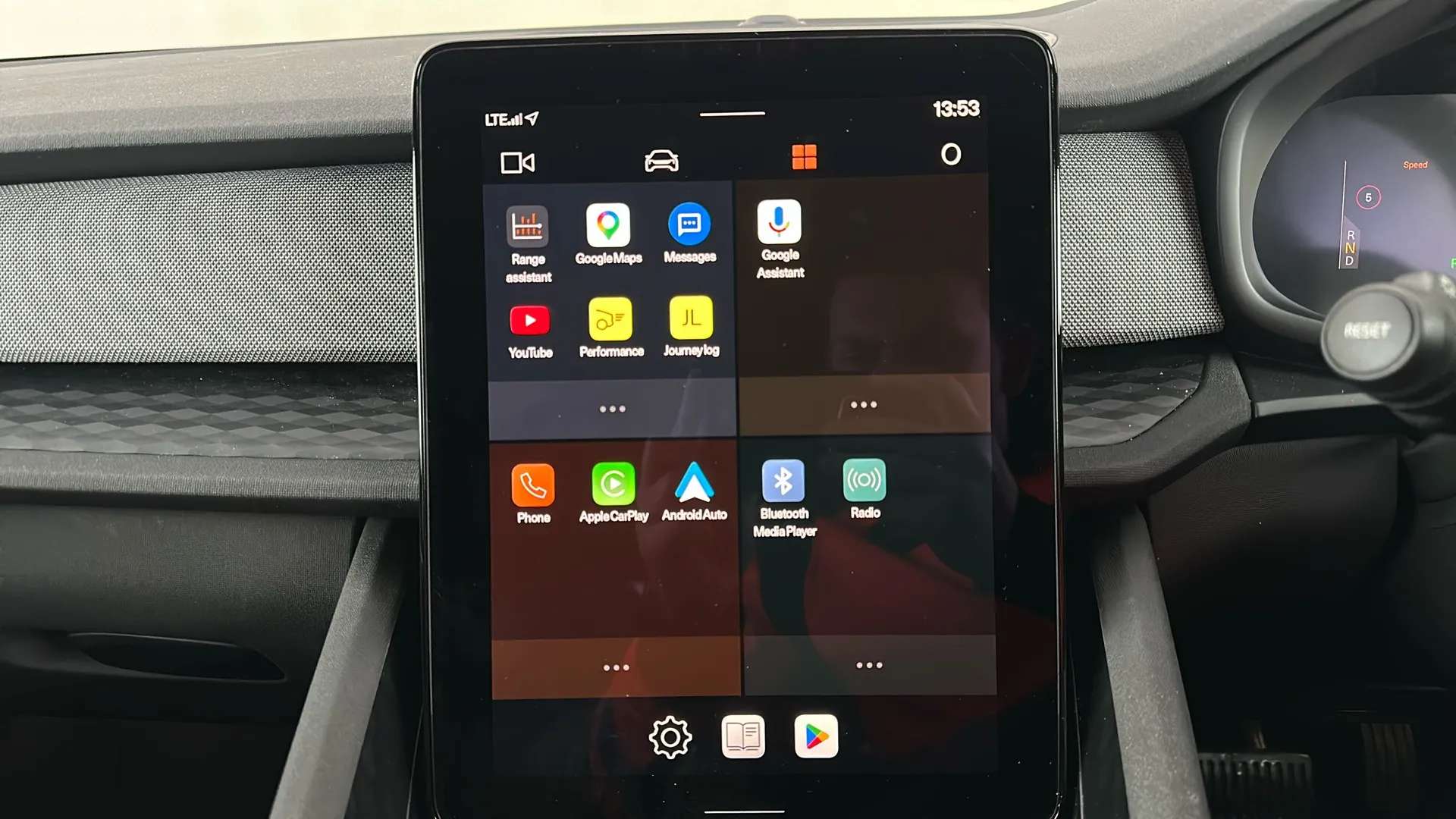 2022 POLESTAR 2 2022 POLESTAR 2