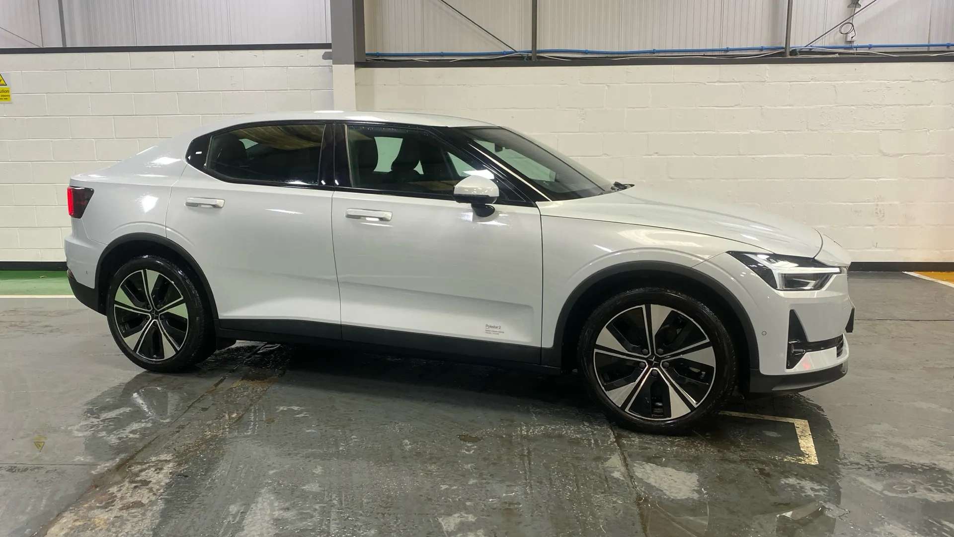 A 2023 POLESTAR 2 170kW 78kWh Long Range Single motor Auto A 2023 POLESTAR 2 170kW 78kWh Long Range Single motor Auto